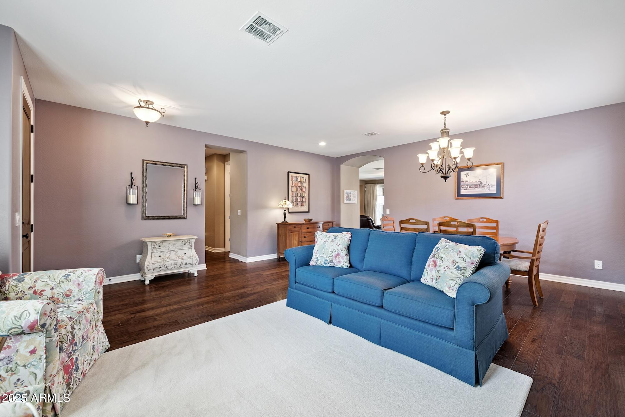 726 W TALLOW TREE Avenue