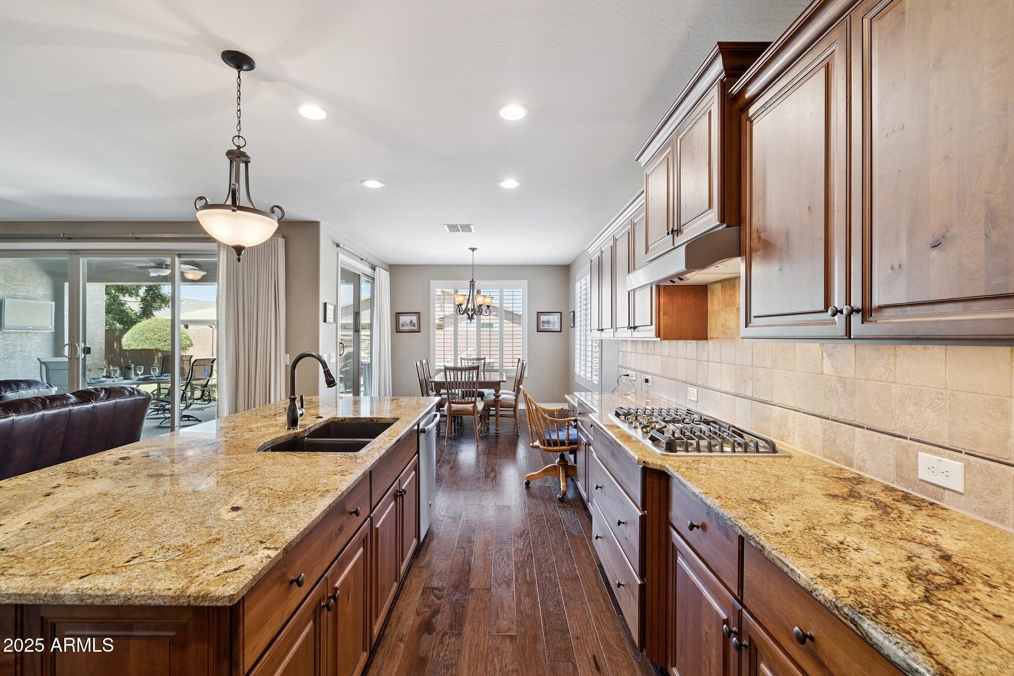 726 W TALLOW TREE Avenue