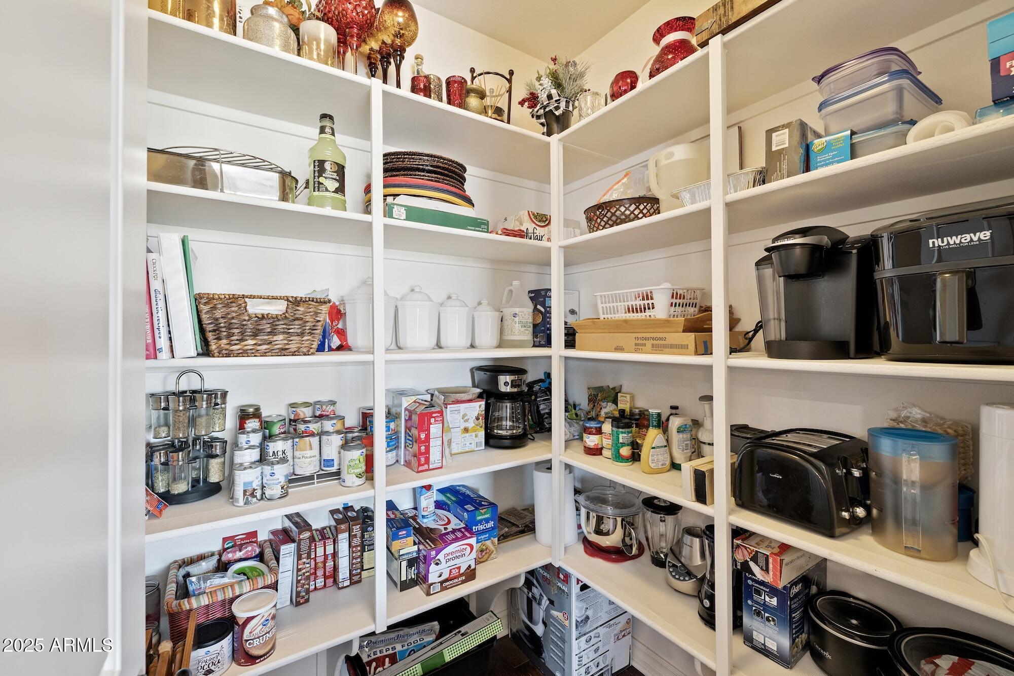 726 W TALLOW TREE Avenue