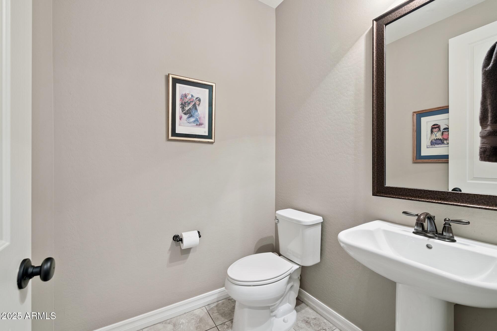 726 W TALLOW TREE Avenue