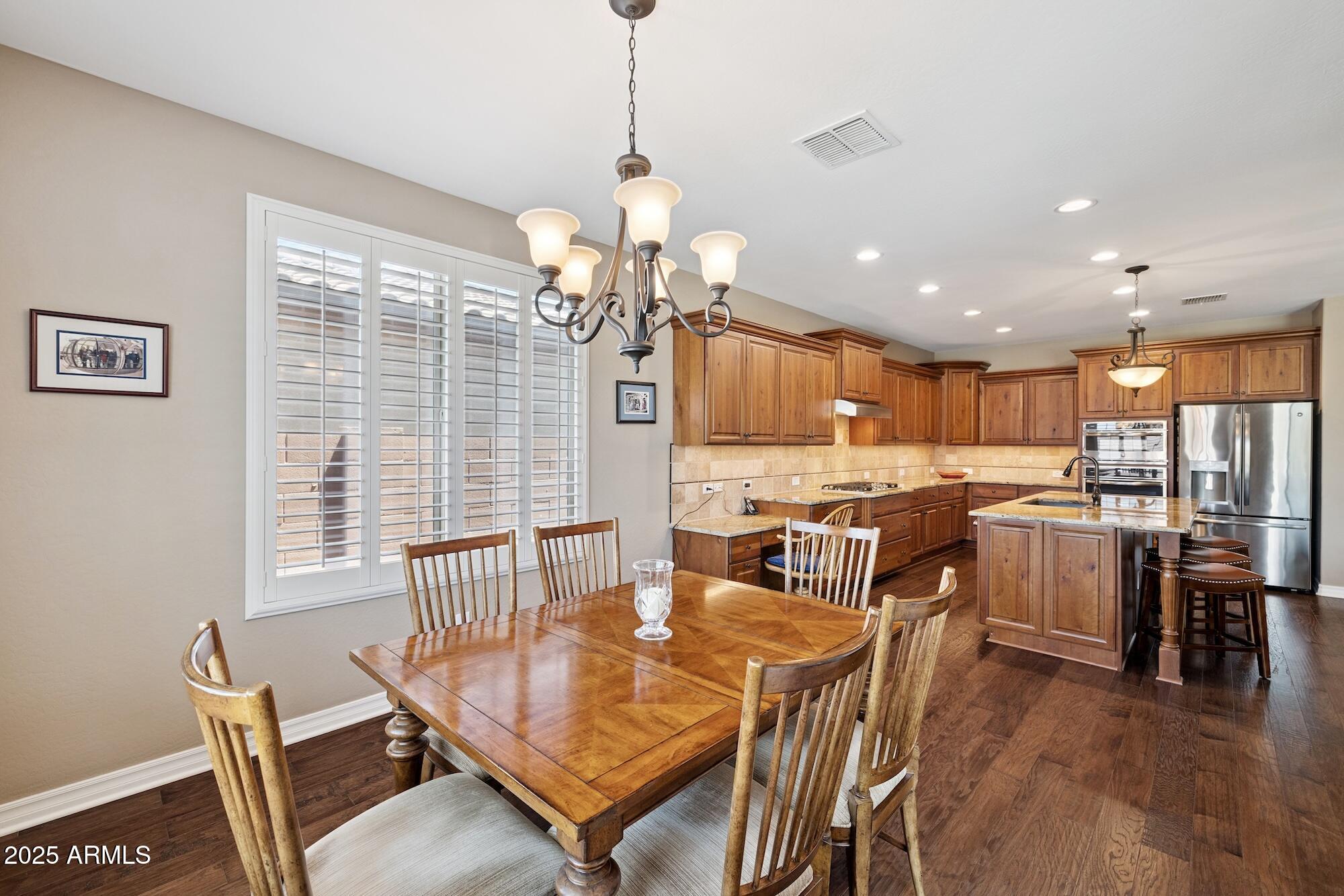 726 W TALLOW TREE Avenue