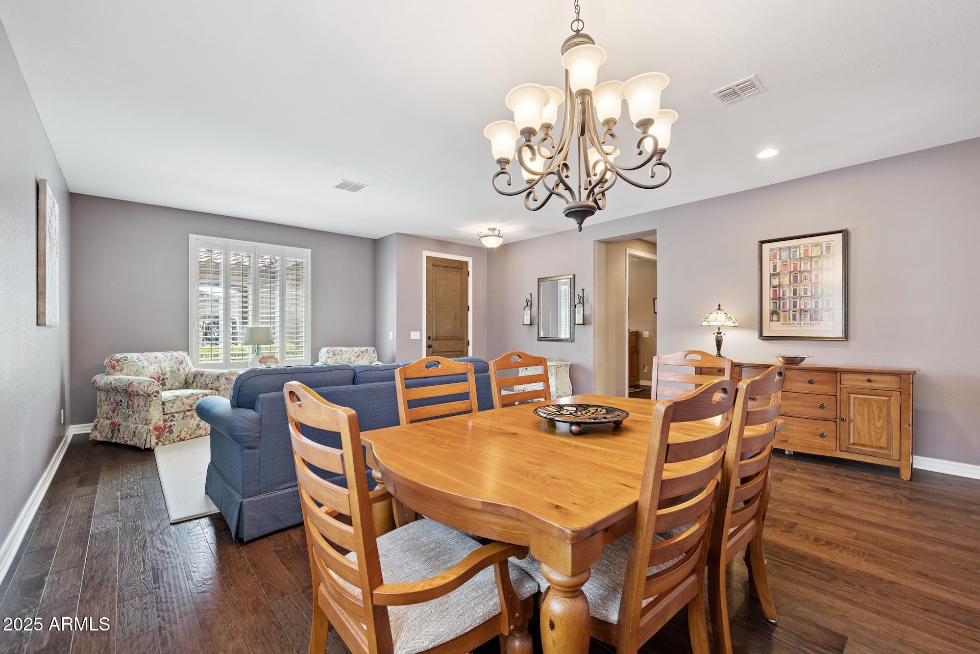 726 W TALLOW TREE Avenue