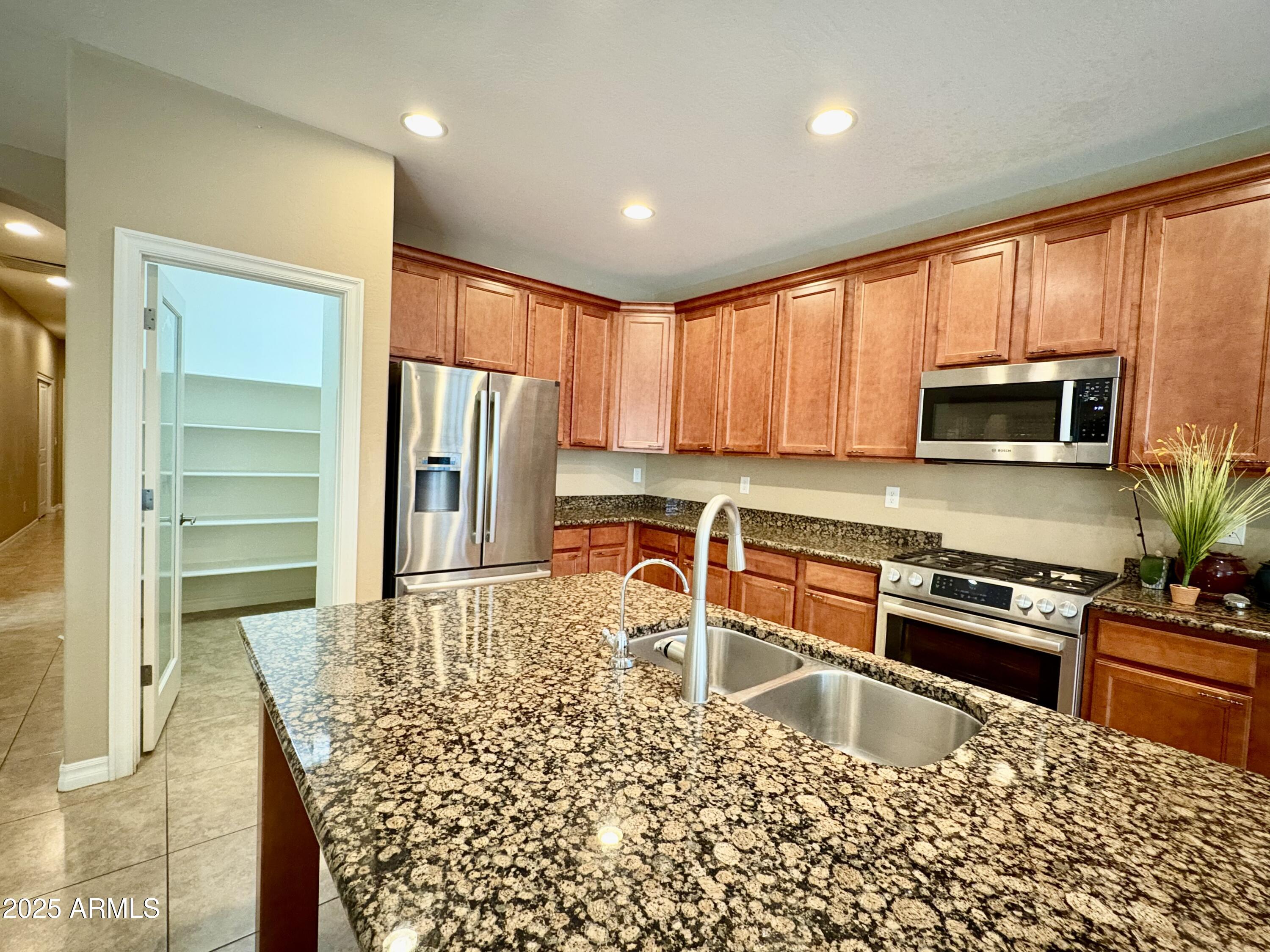 4810 S CALIFORNIA Place