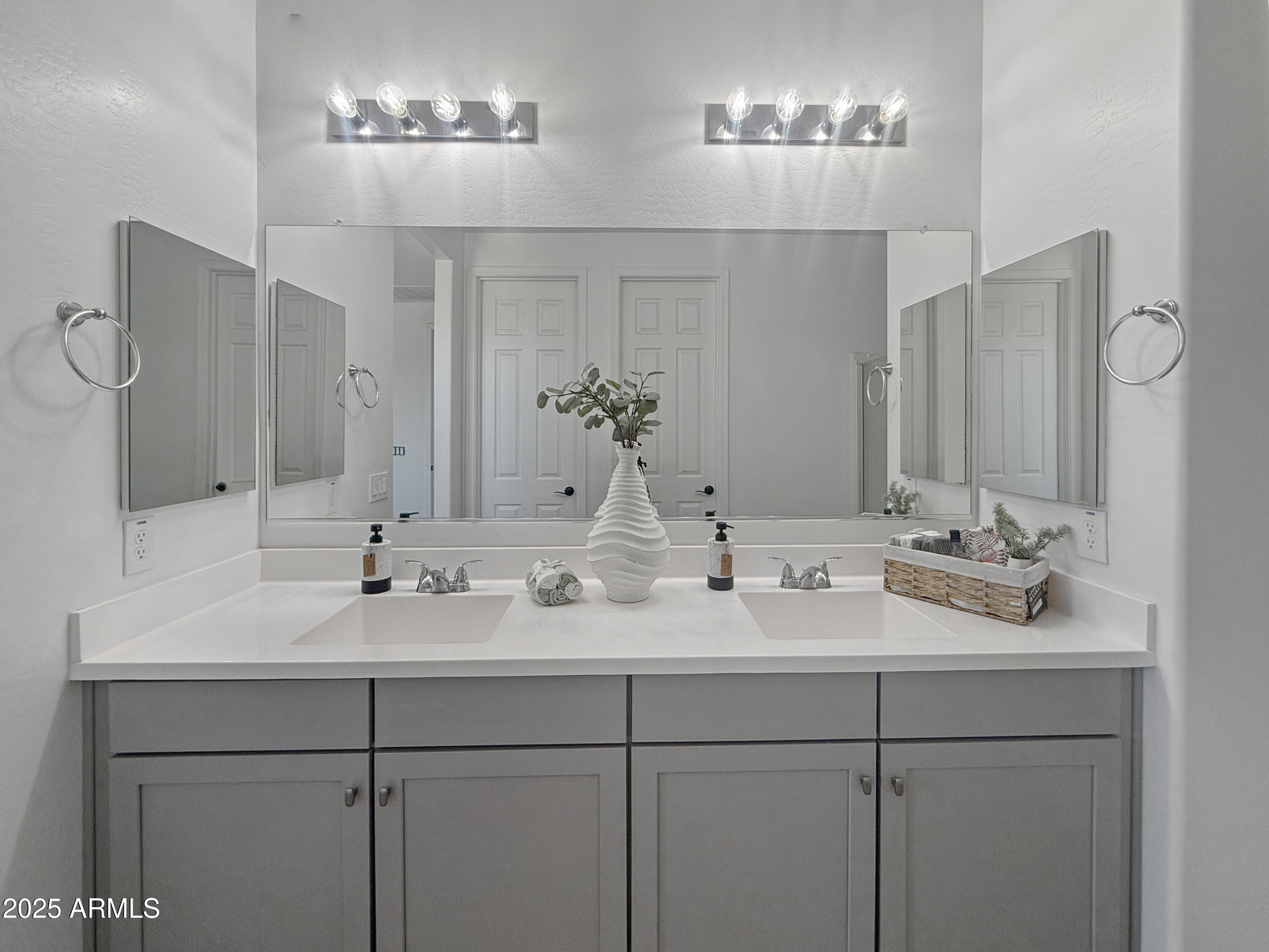 10838 W BUCHANAN Street