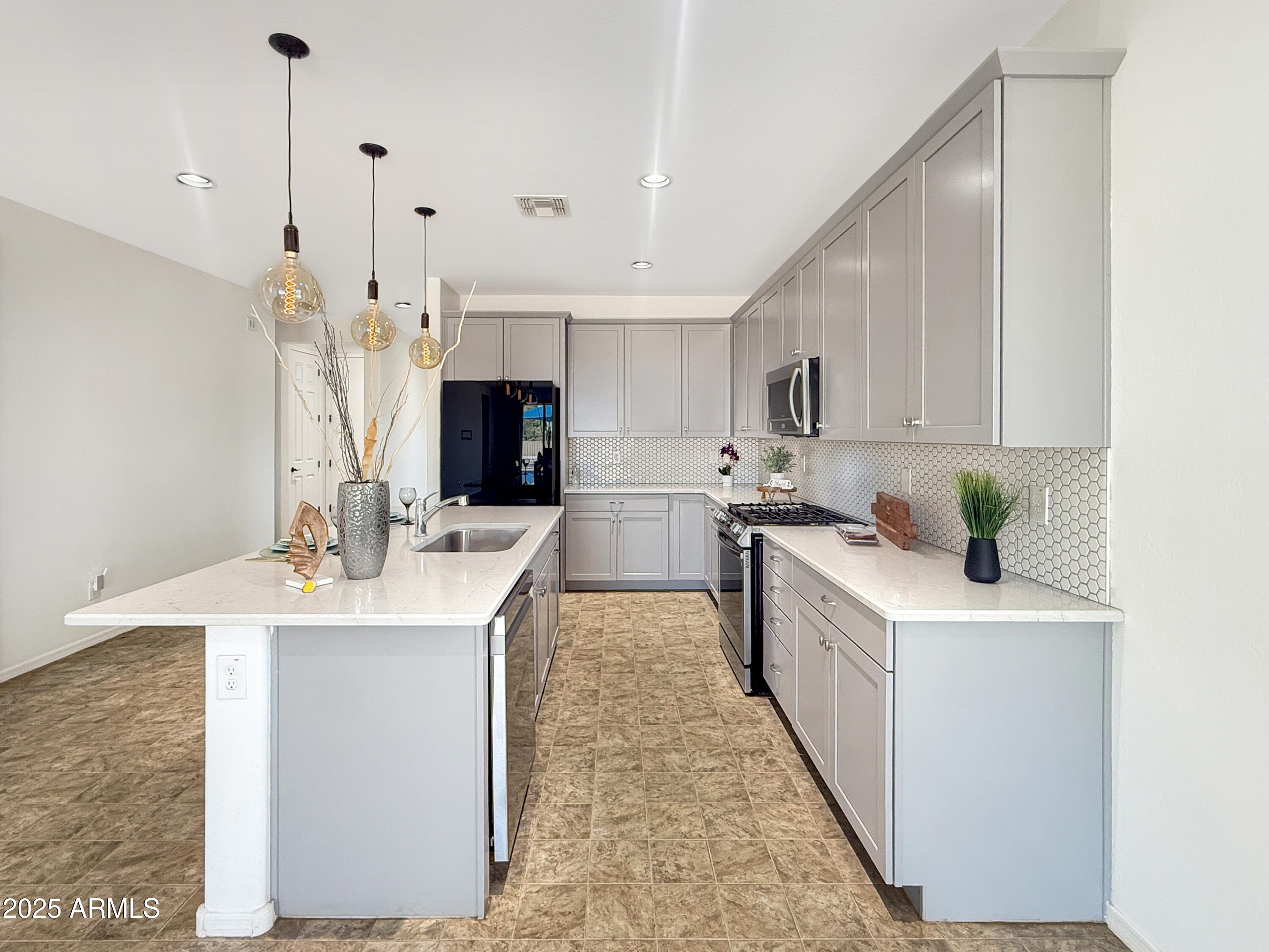 10838 W BUCHANAN Street