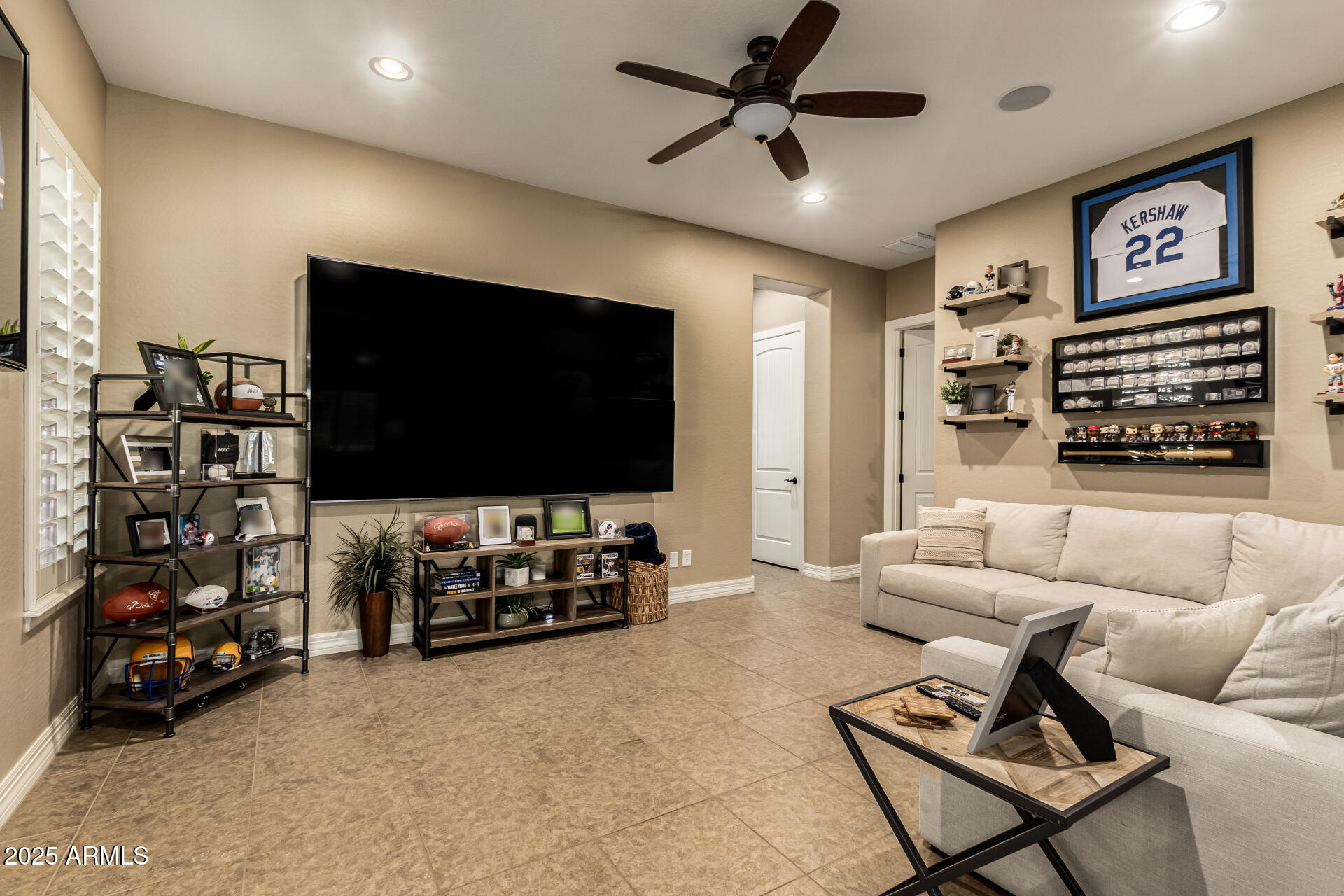 2172 E COCONINO Place