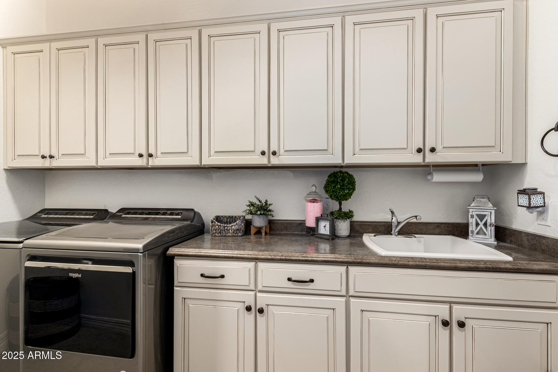 2172 E COCONINO Place