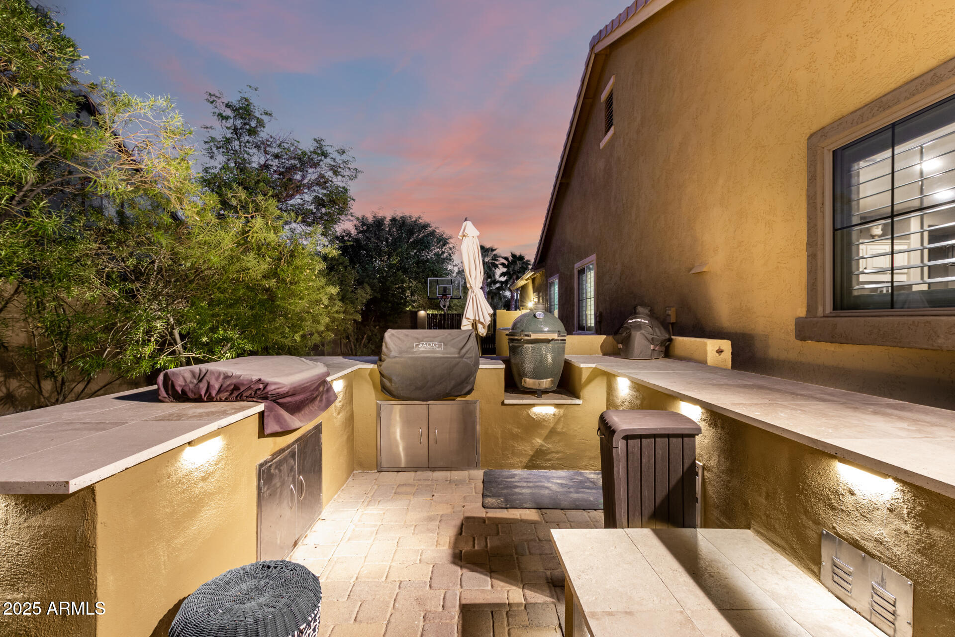 2172 E COCONINO Place