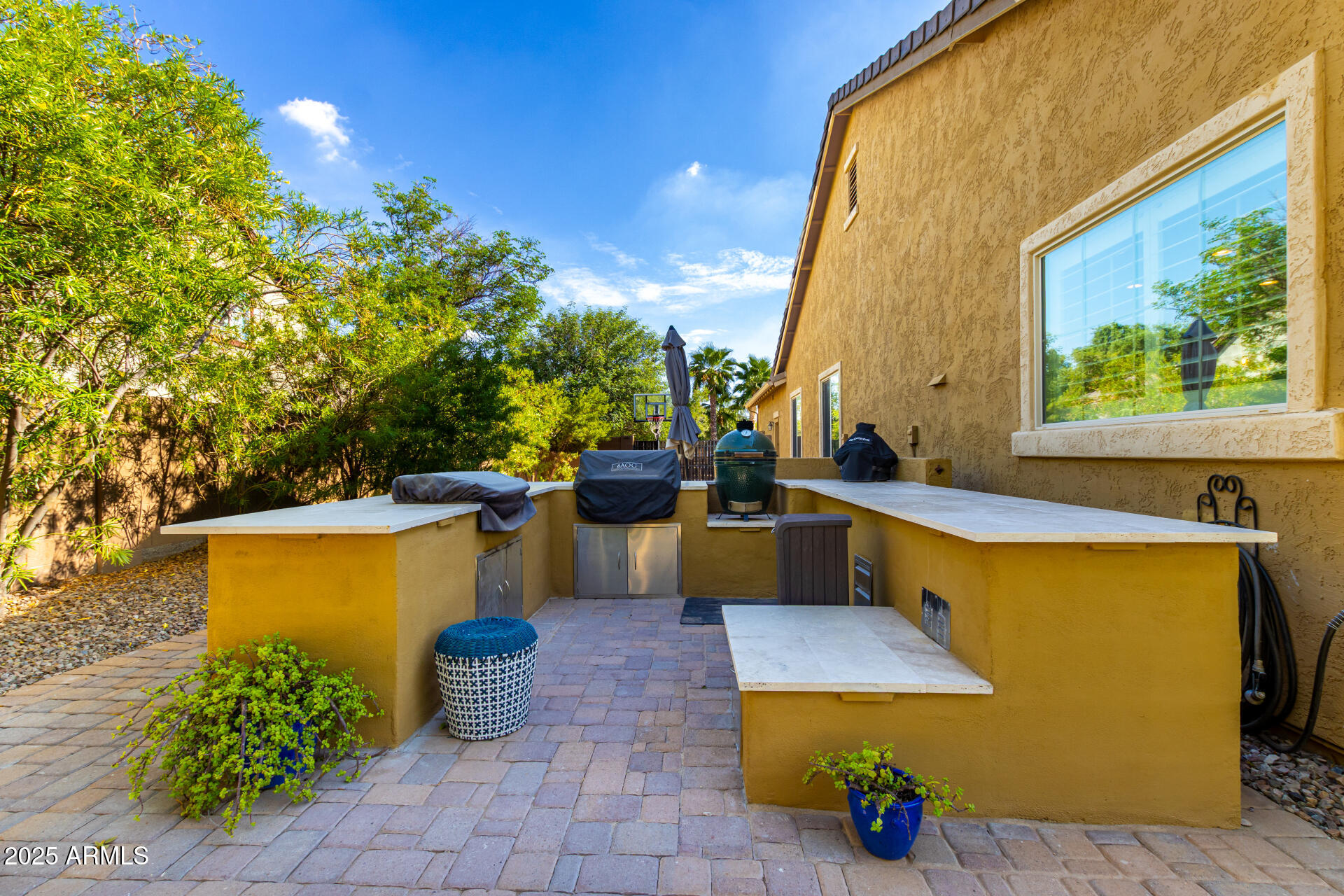 2172 E COCONINO Place