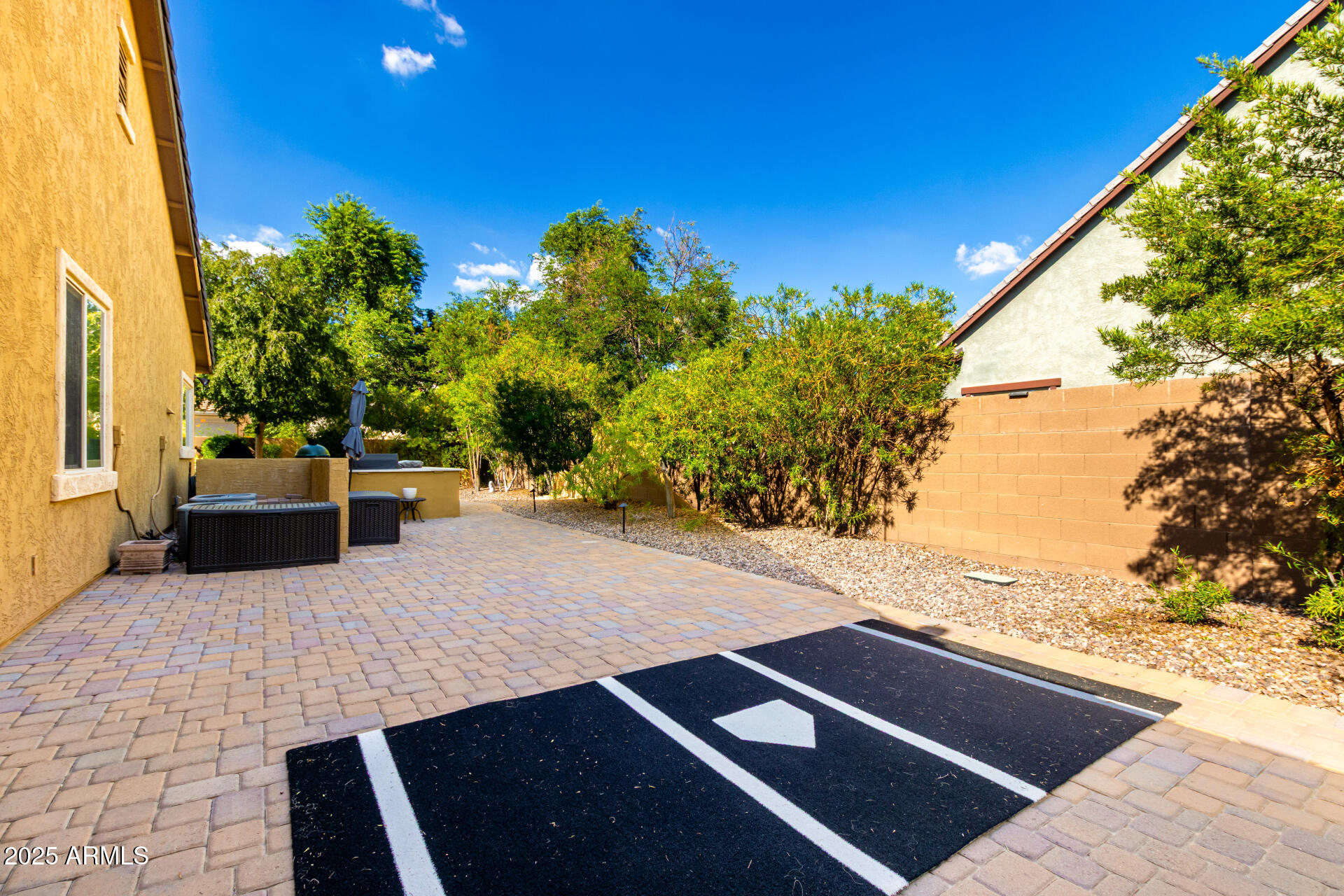 2172 E COCONINO Place