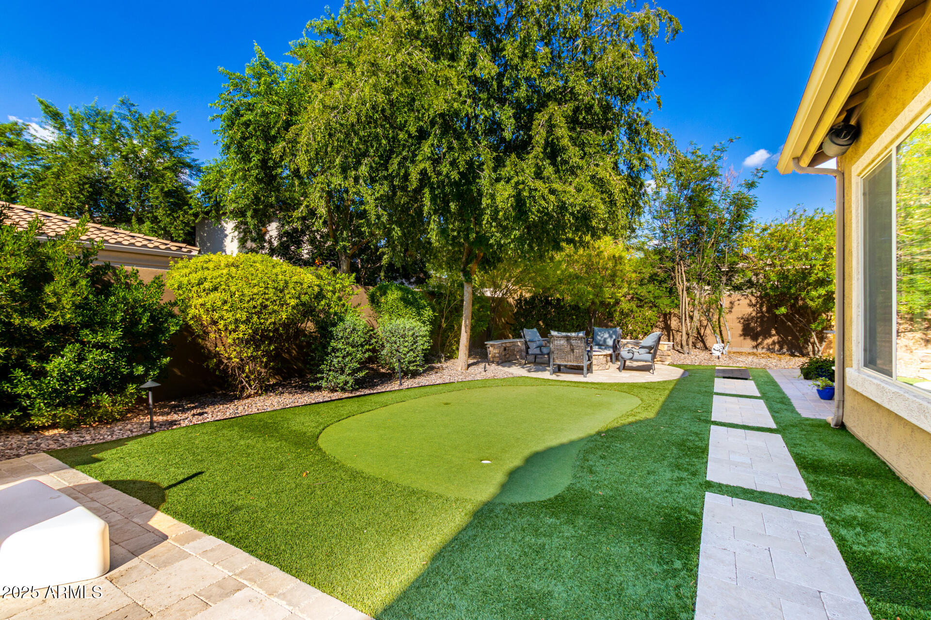 2172 E COCONINO Place