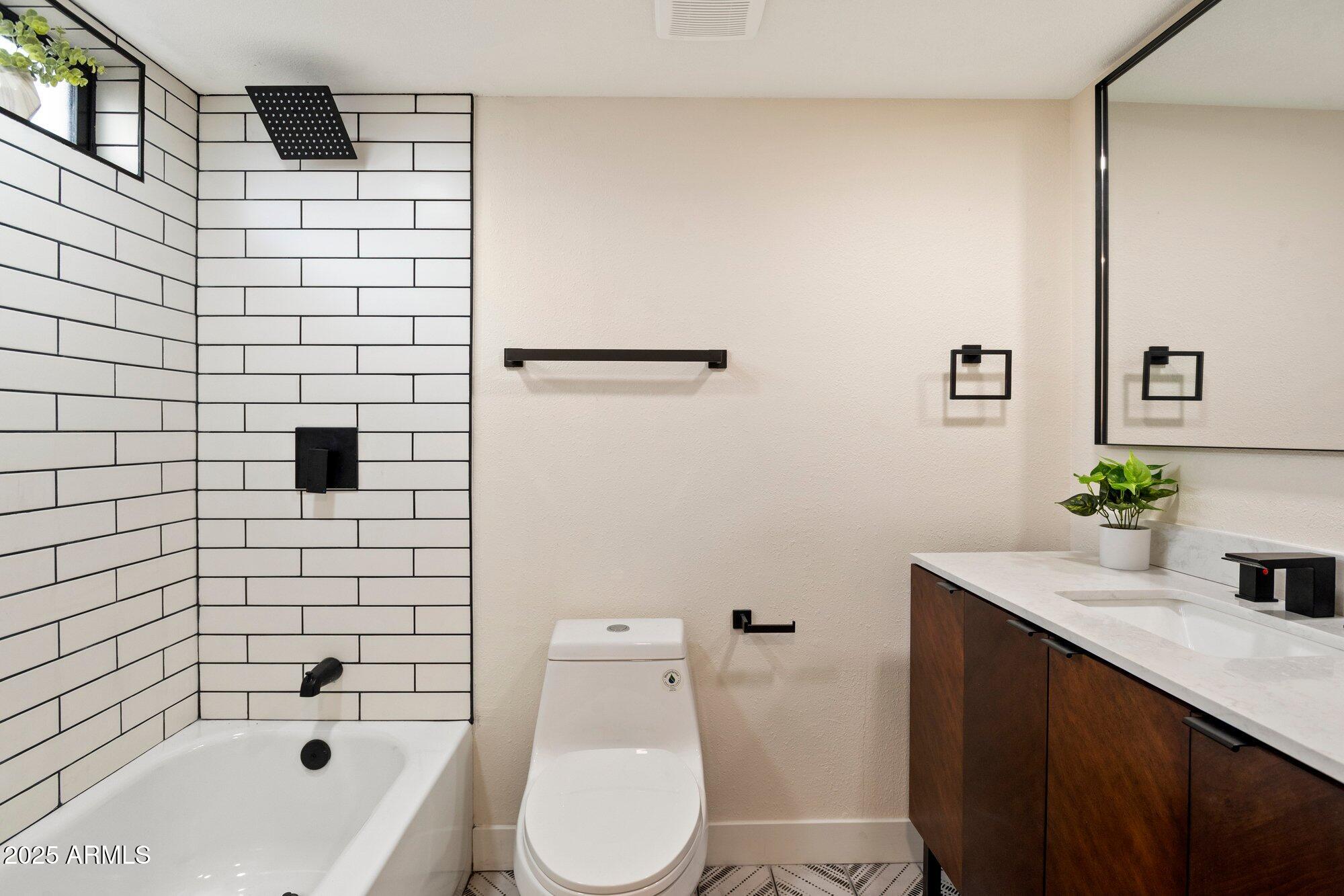 3008 W MICHIGAN Avenue