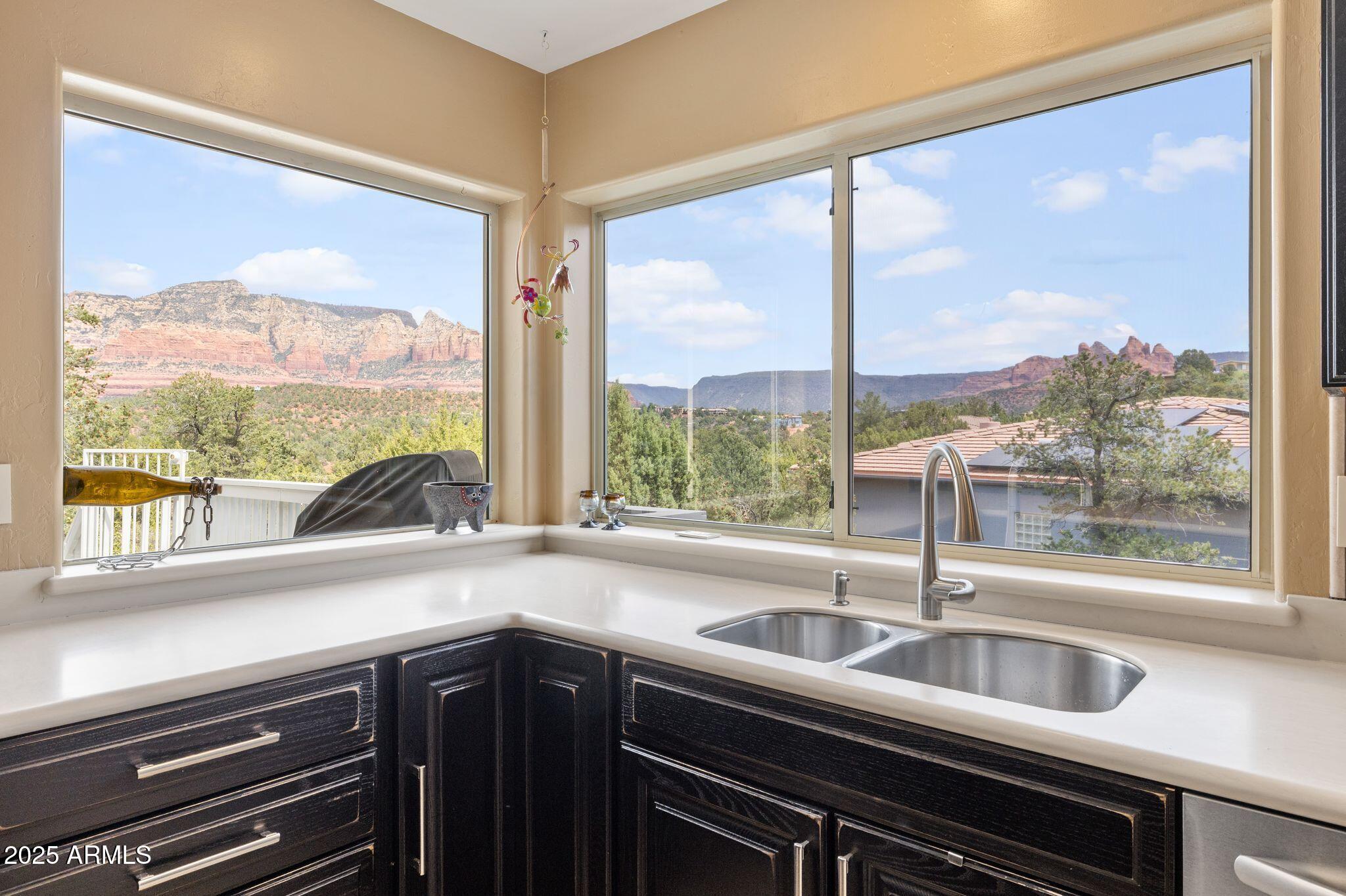 190 ROLLING HILLS Road