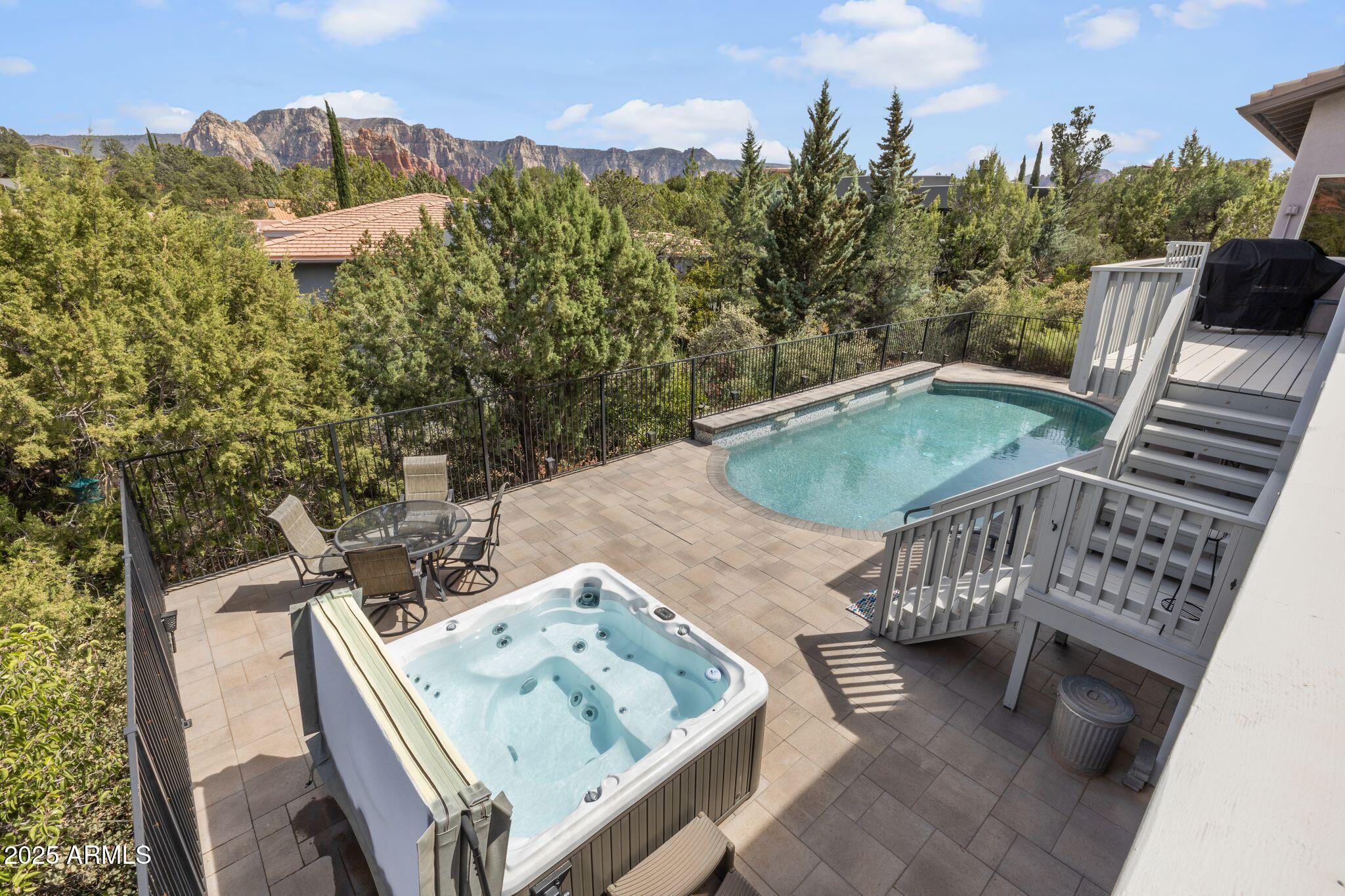 190 ROLLING HILLS Road