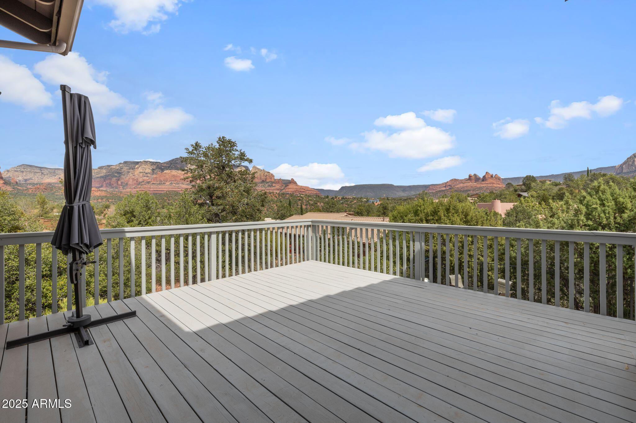 190 ROLLING HILLS Road