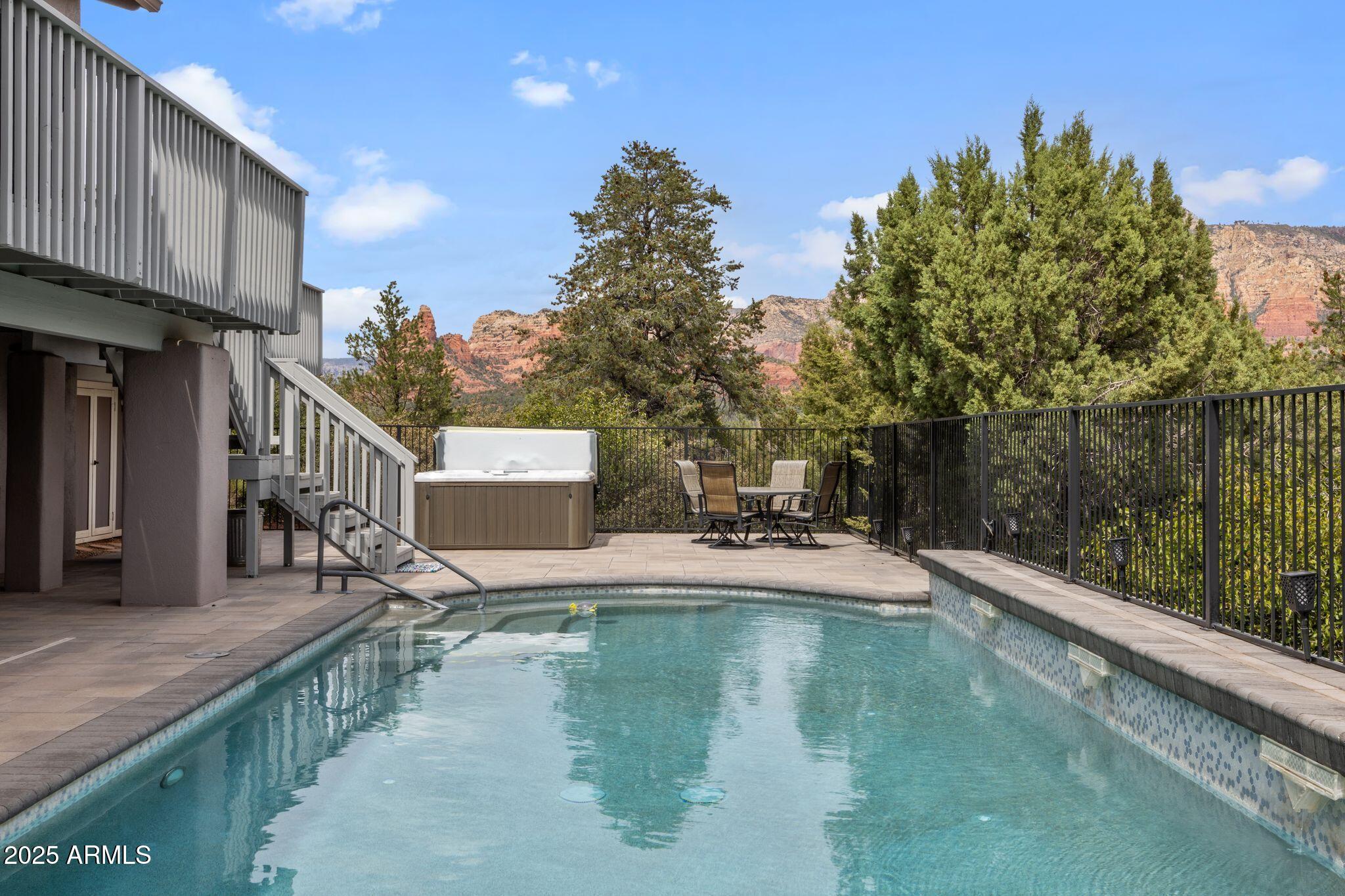 190 ROLLING HILLS Road