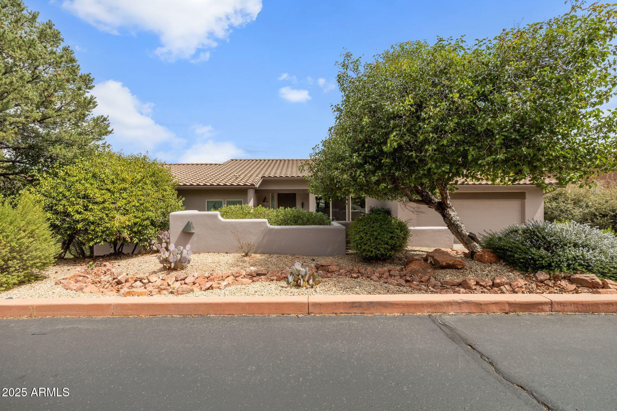 190 ROLLING HILLS Road