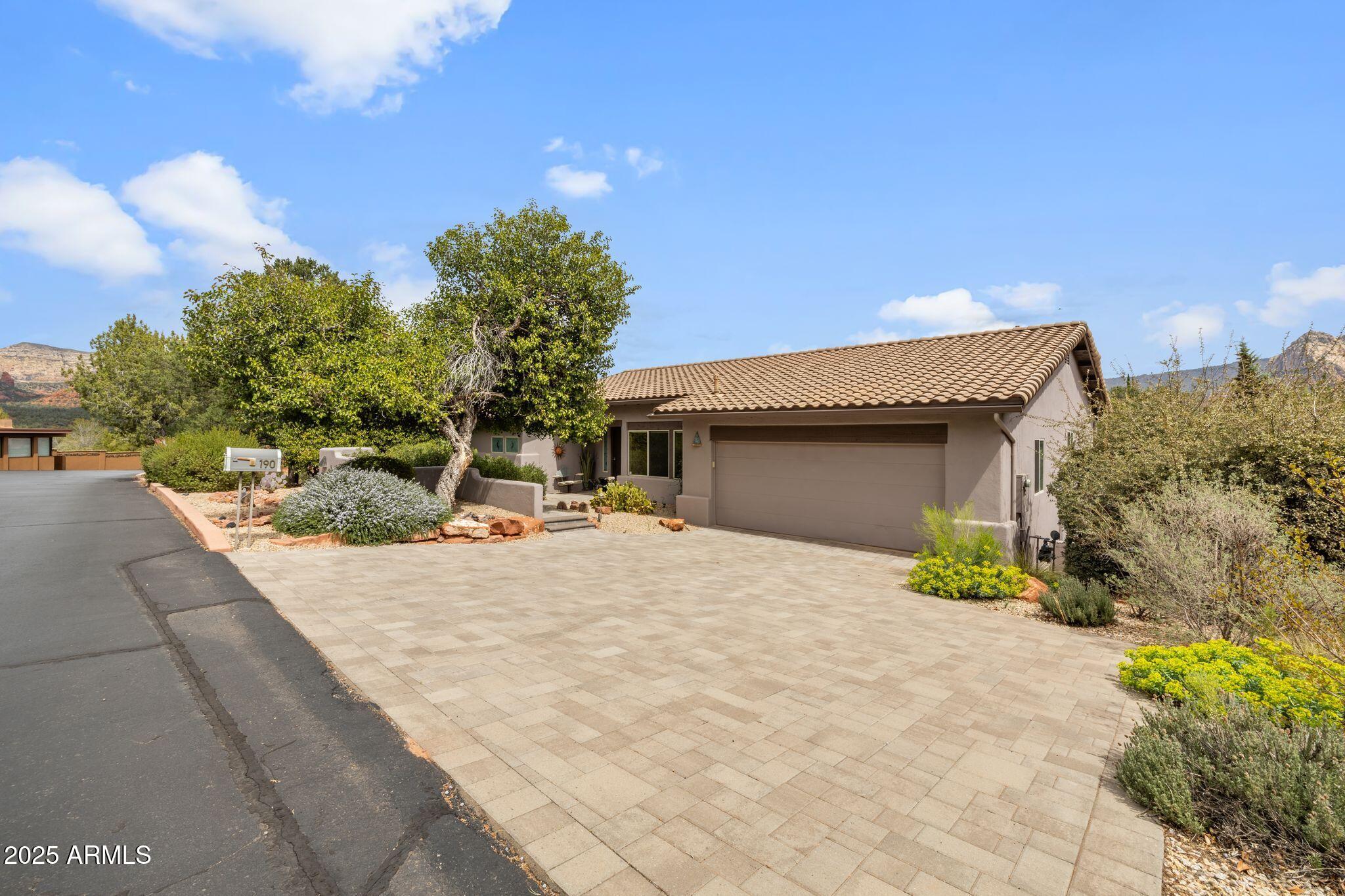 190 ROLLING HILLS Road