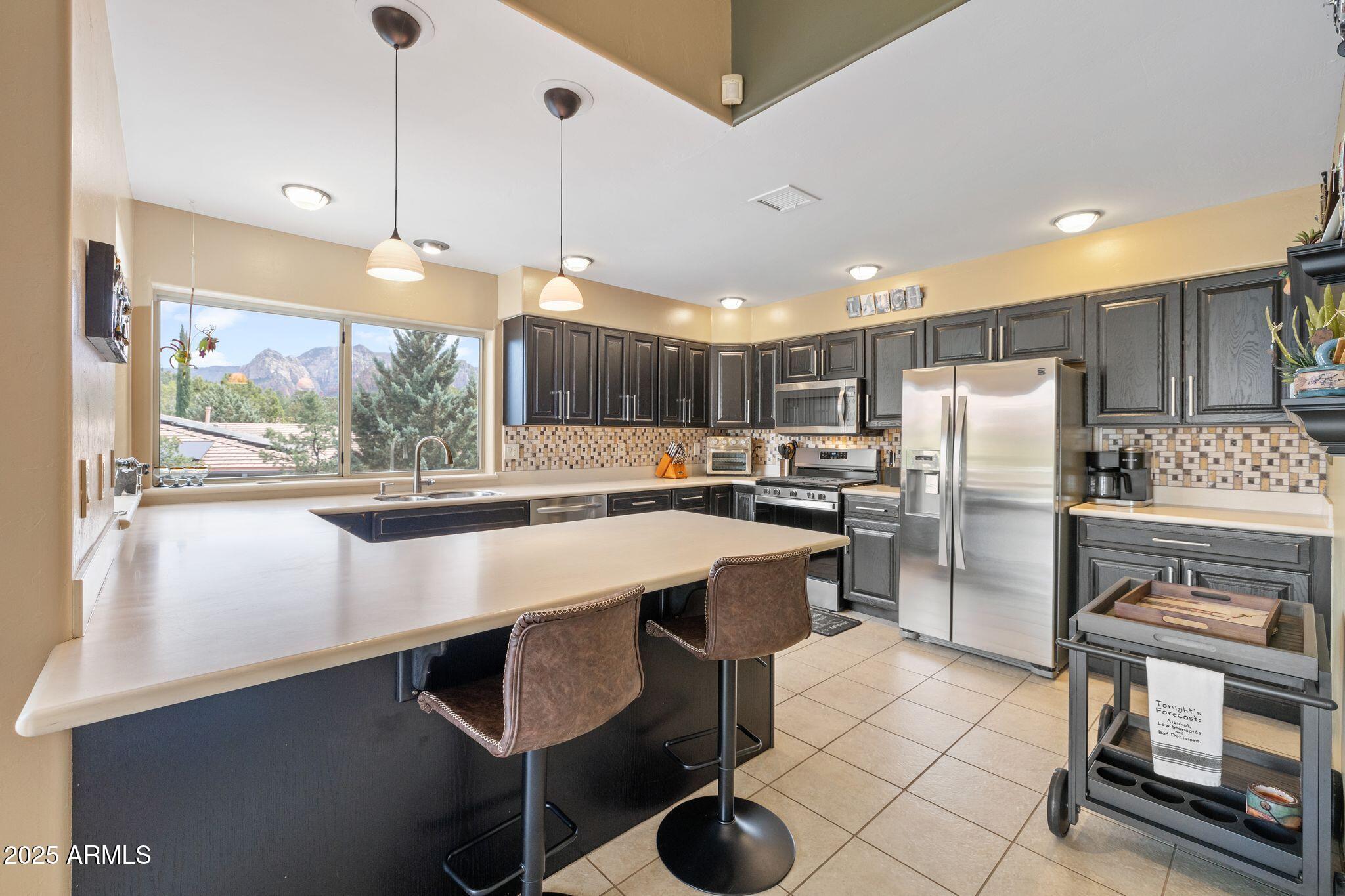190 ROLLING HILLS Road