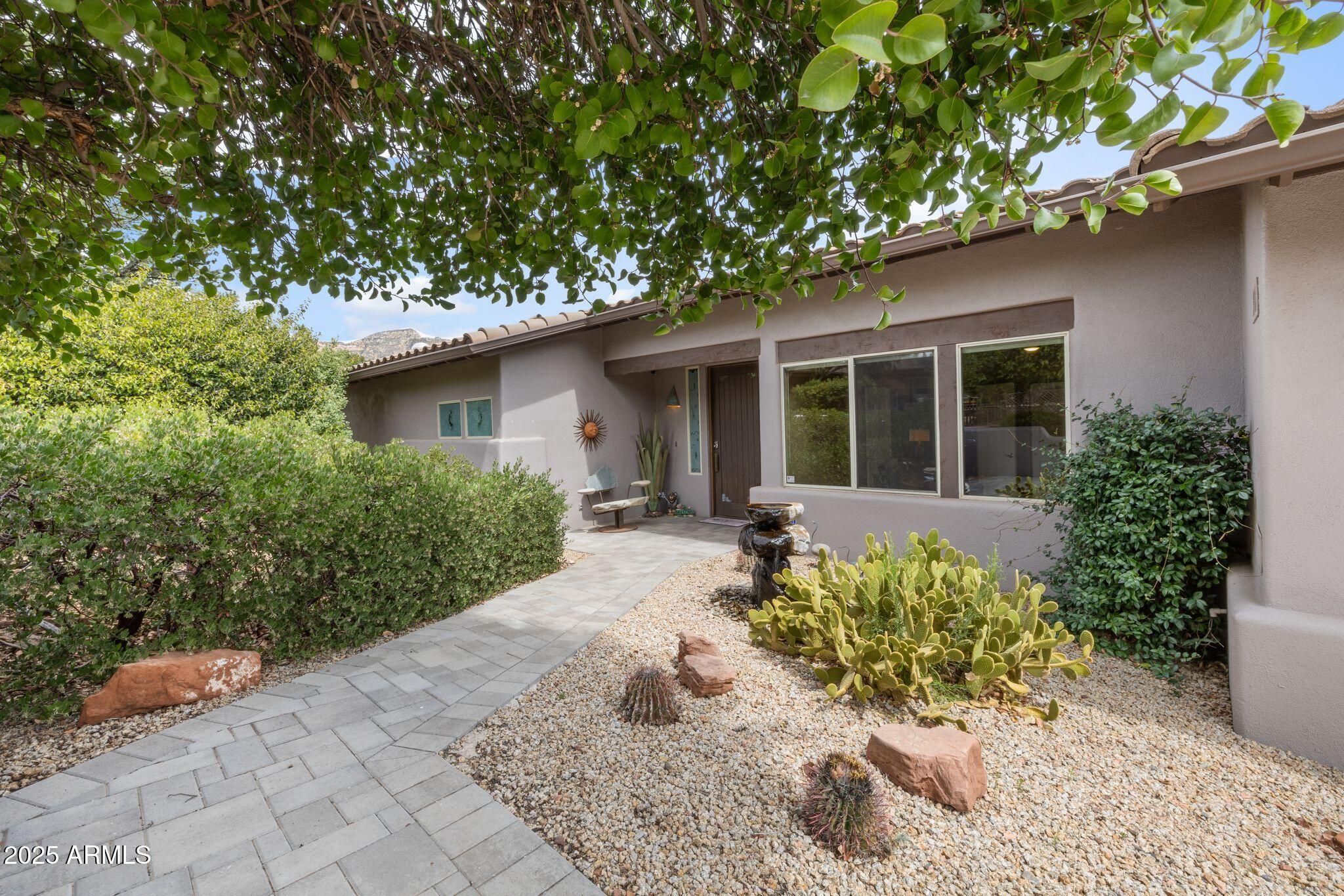 190 ROLLING HILLS Road