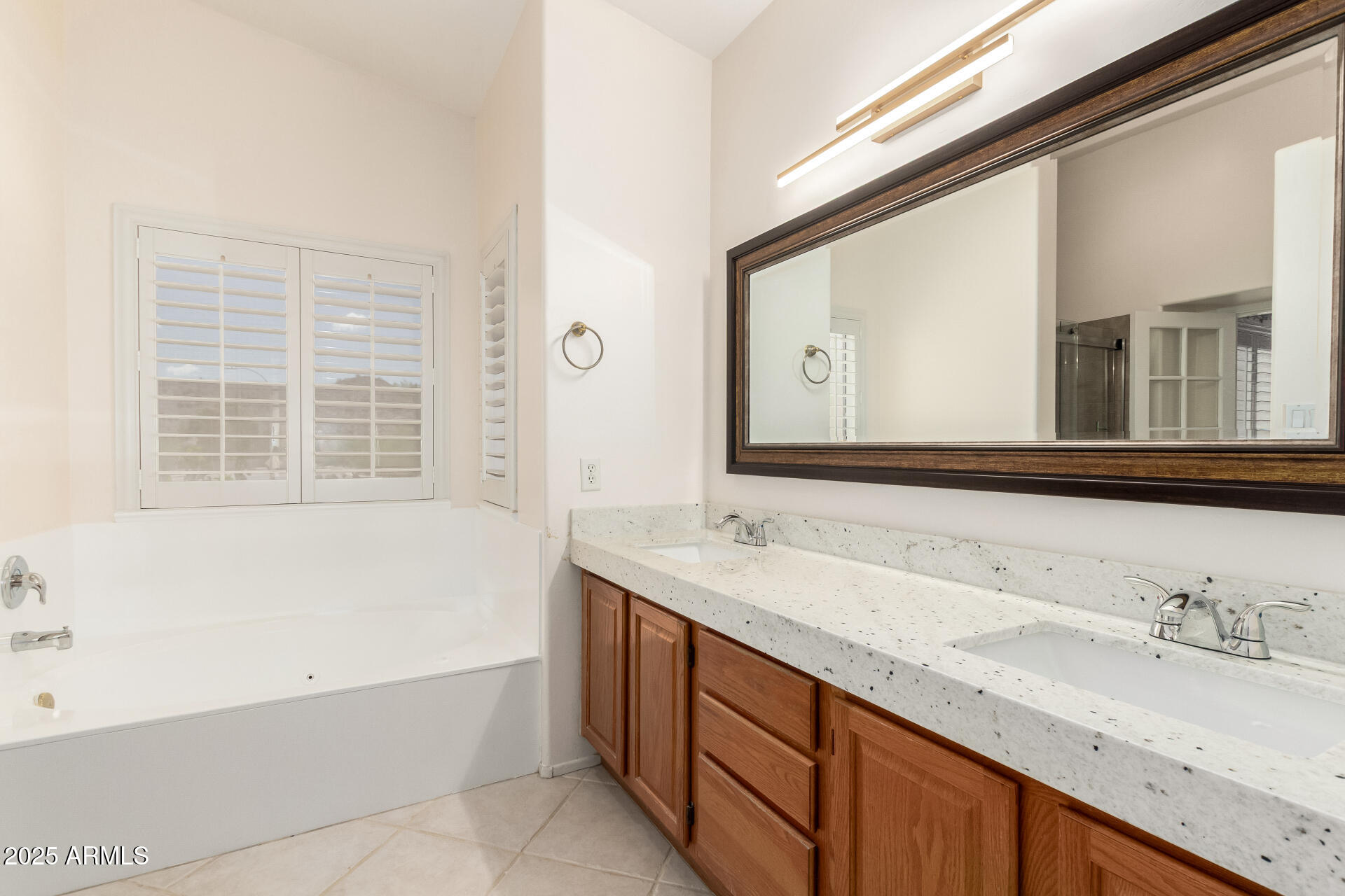 2625 E VERBENA Drive