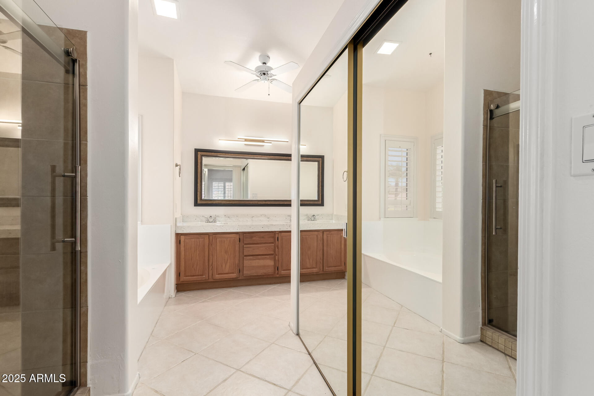 2625 E VERBENA Drive