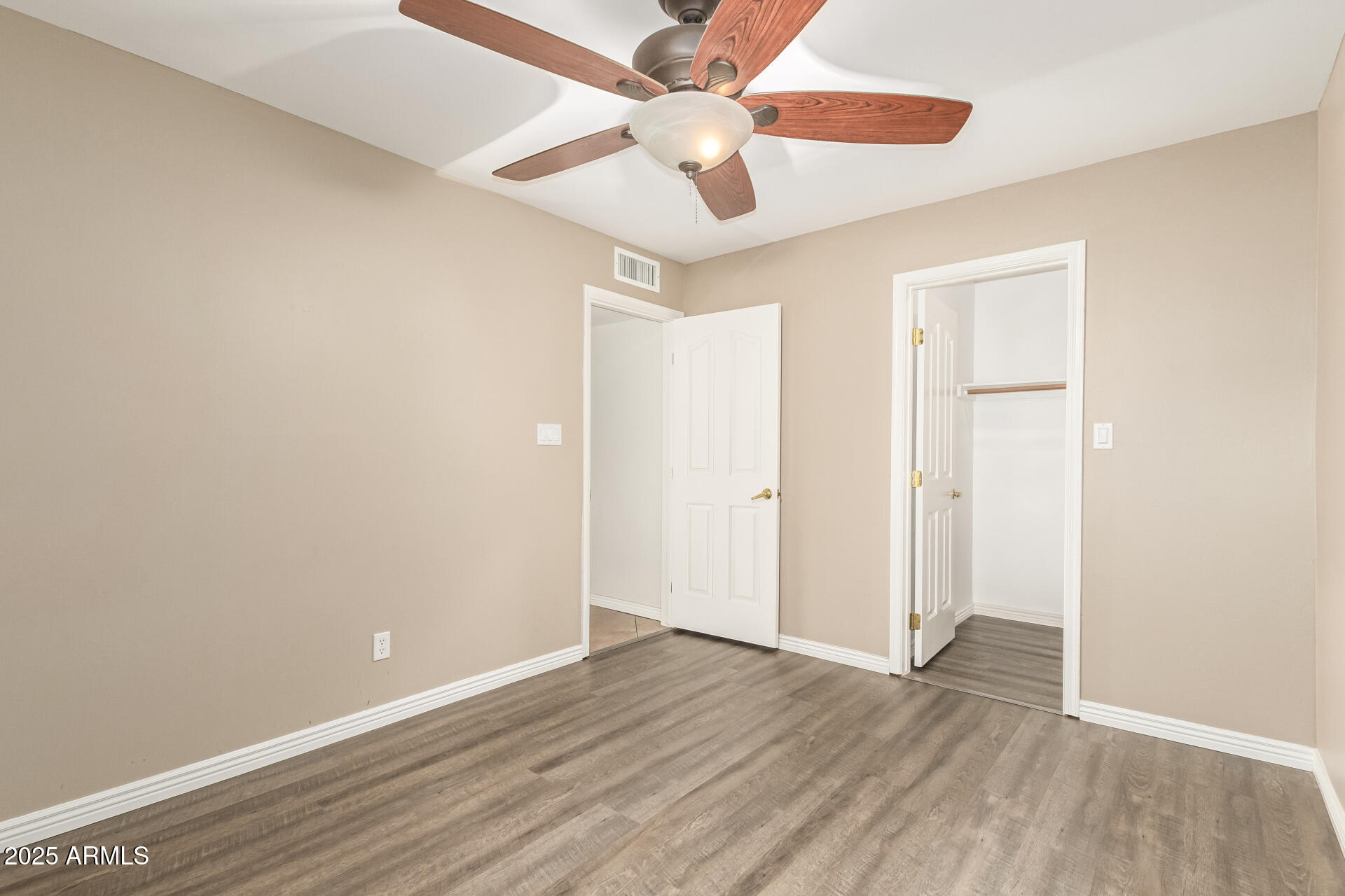 2625 E VERBENA Drive