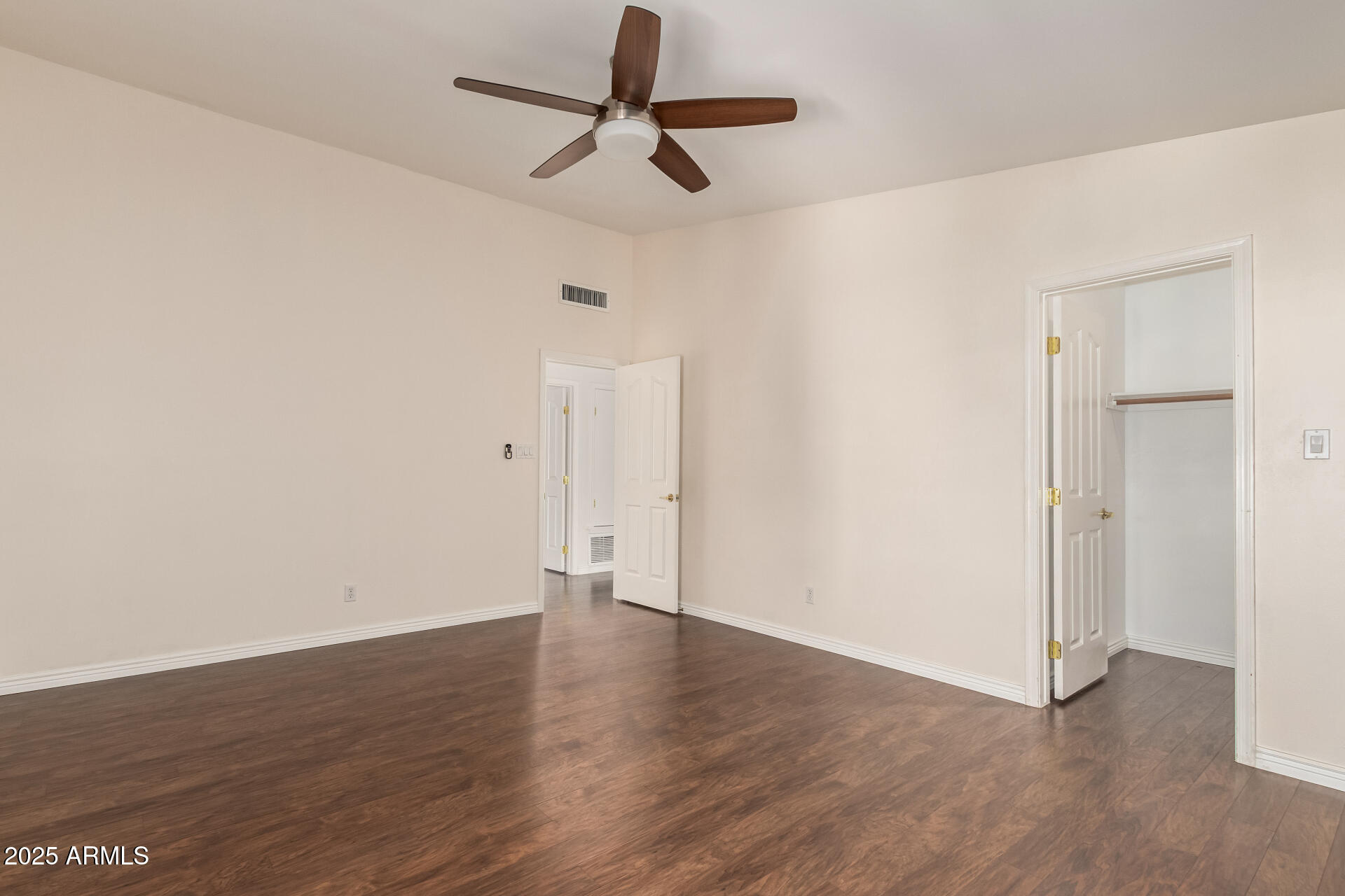 2625 E VERBENA Drive