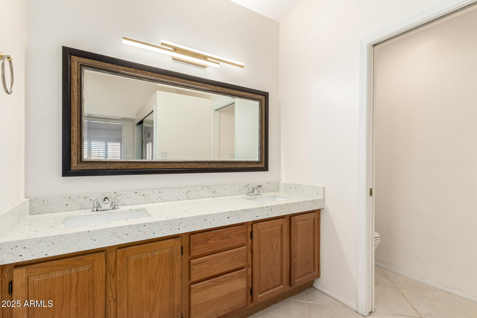 2625 E VERBENA Drive