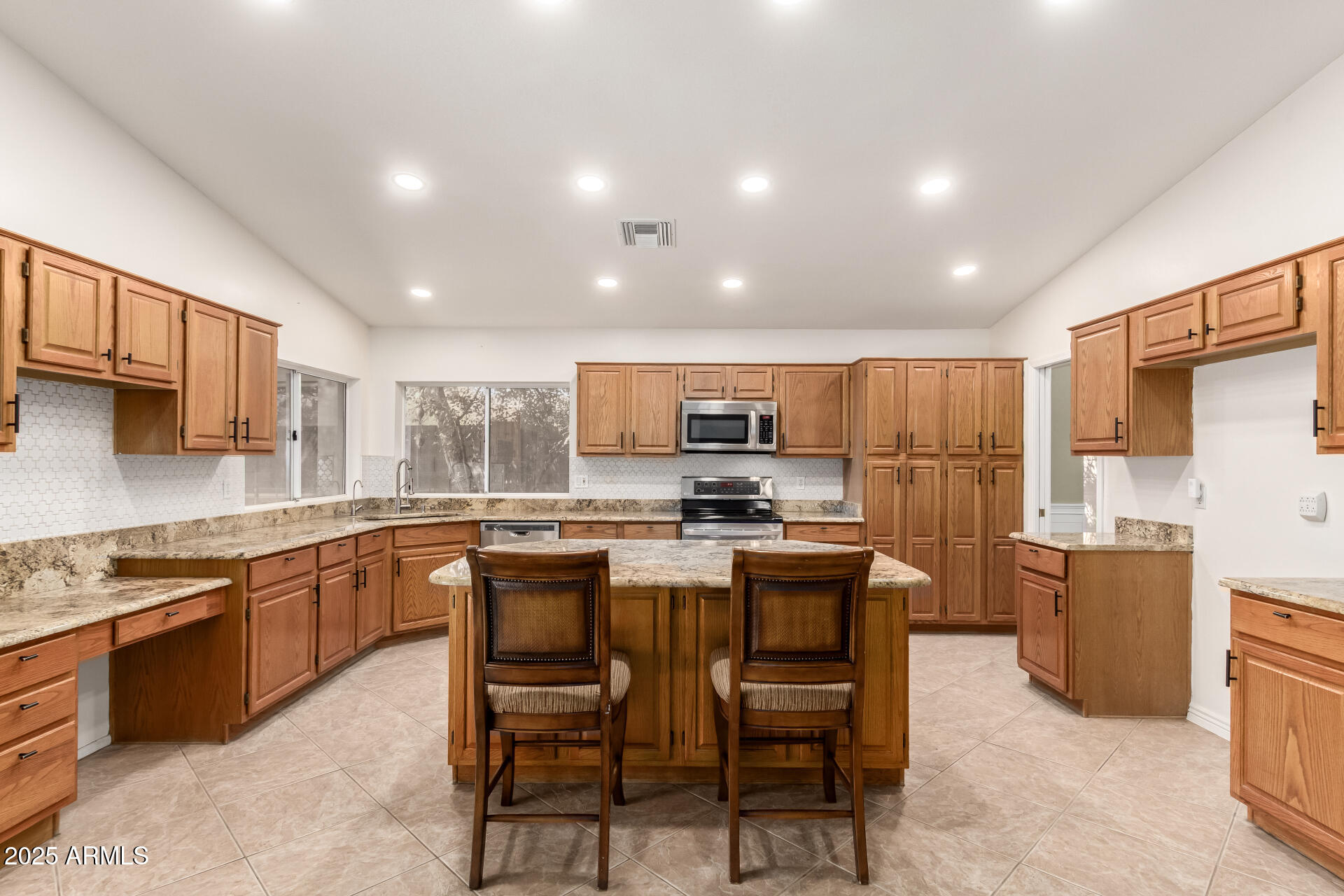 2625 E VERBENA Drive