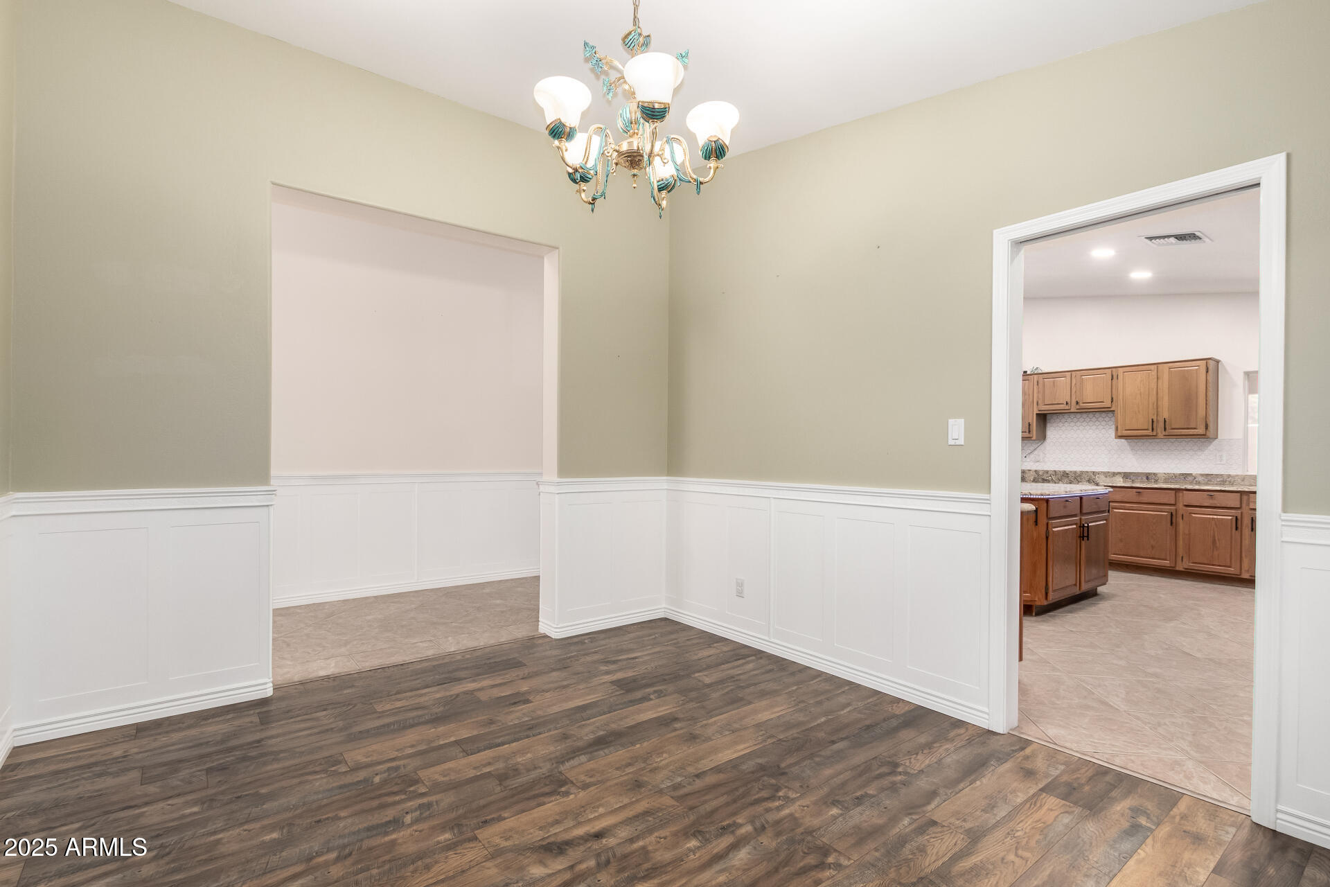 2625 E VERBENA Drive