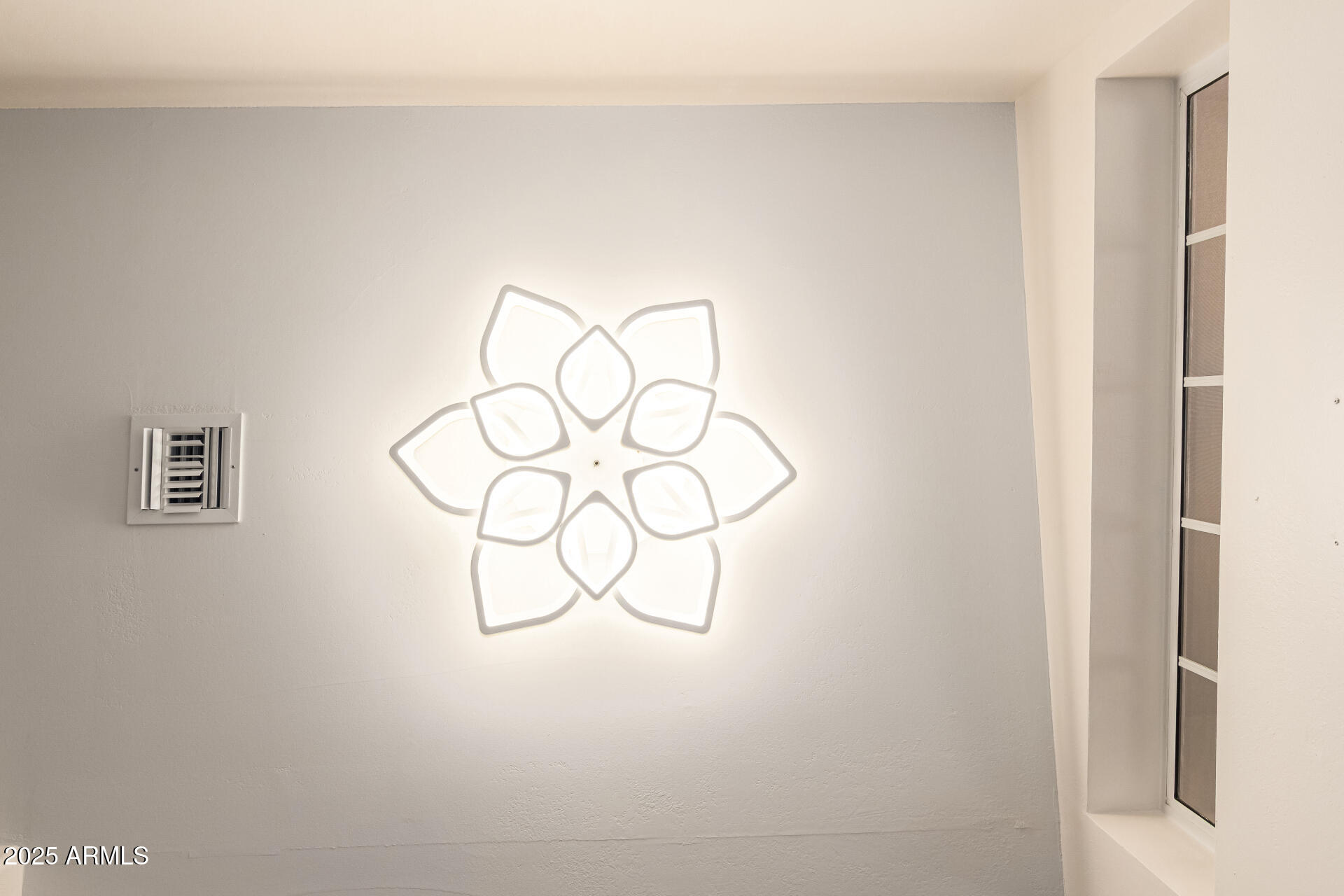 2625 E VERBENA Drive