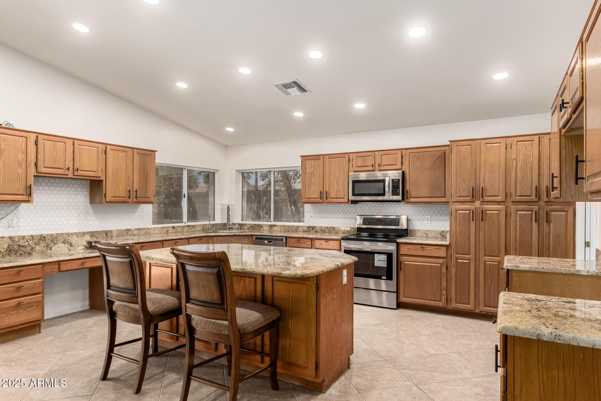 2625 E VERBENA Drive