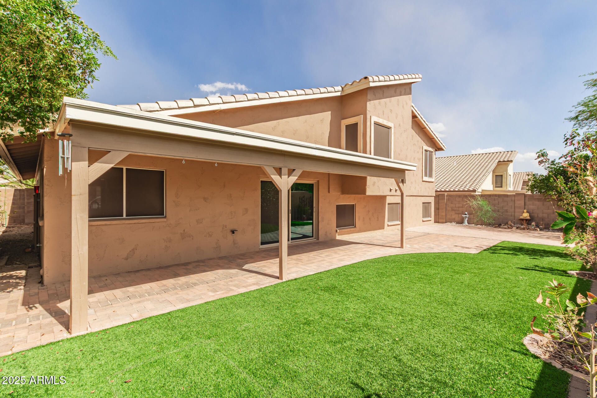 2625 E VERBENA Drive