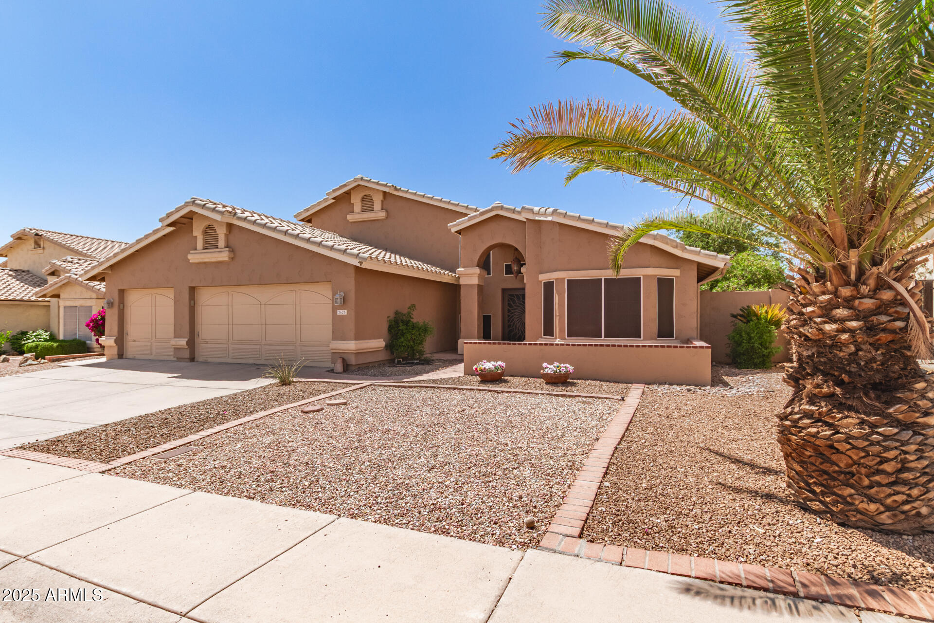 2625 E VERBENA Drive