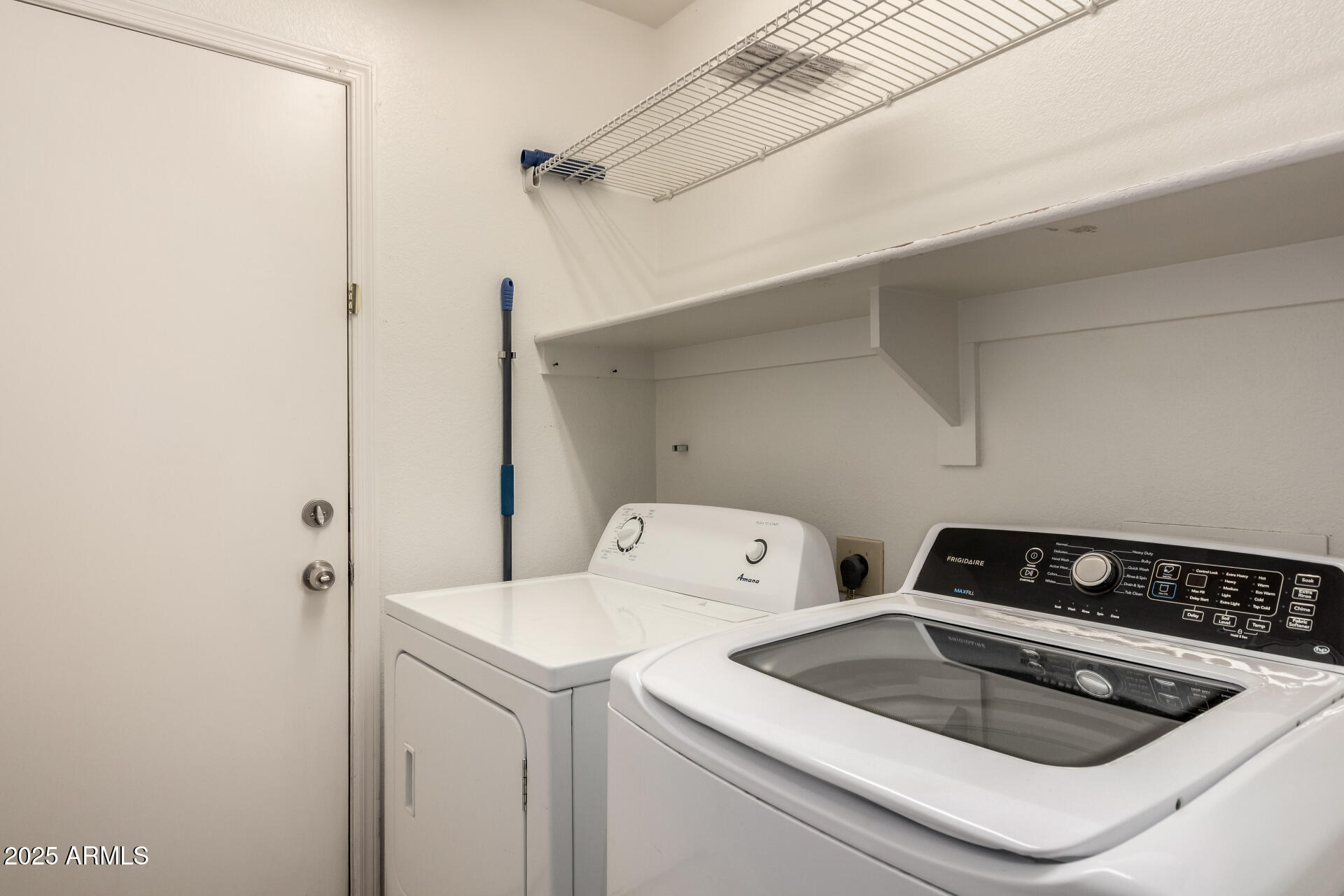 1421 S NIELSON Street