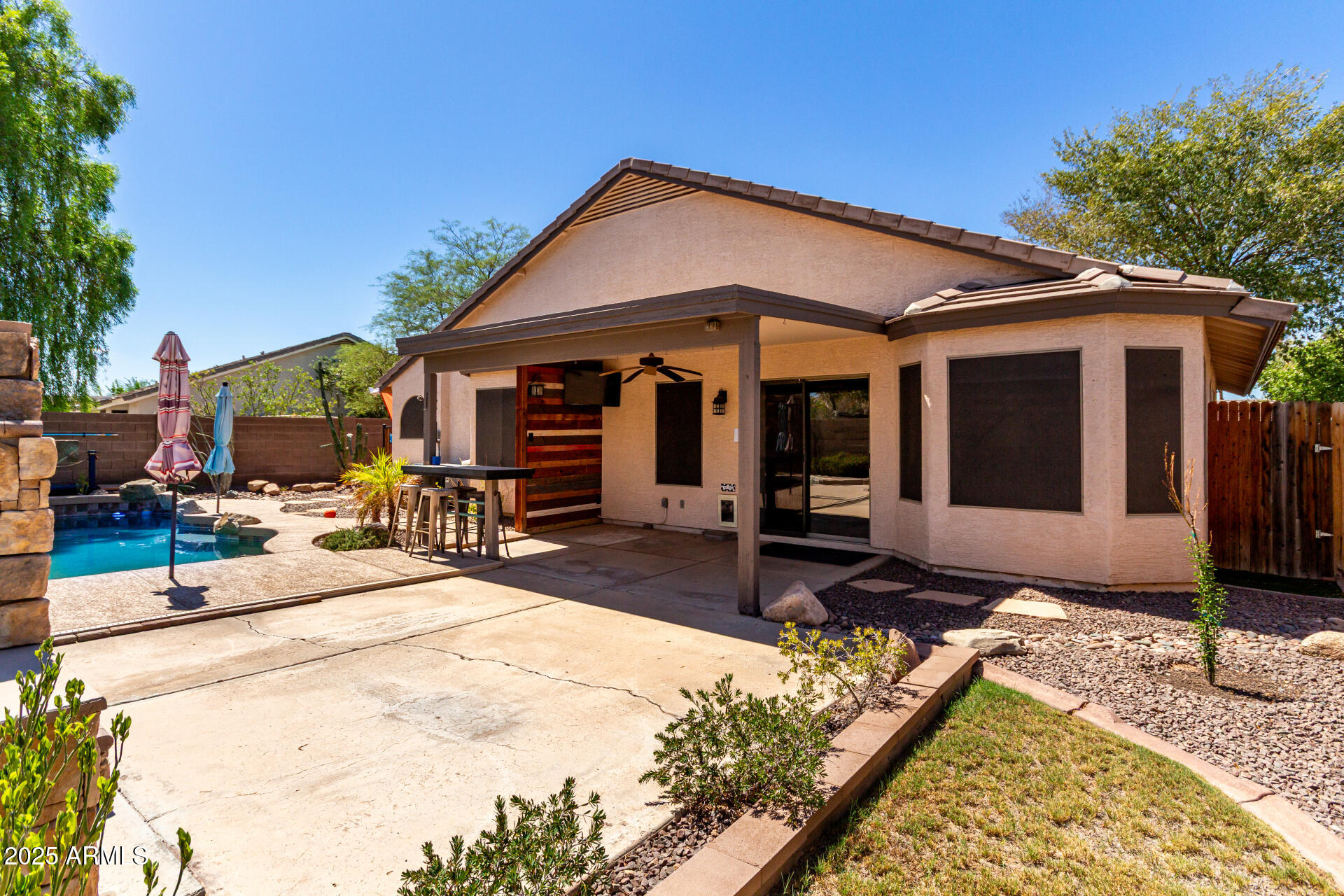 1421 S NIELSON Street