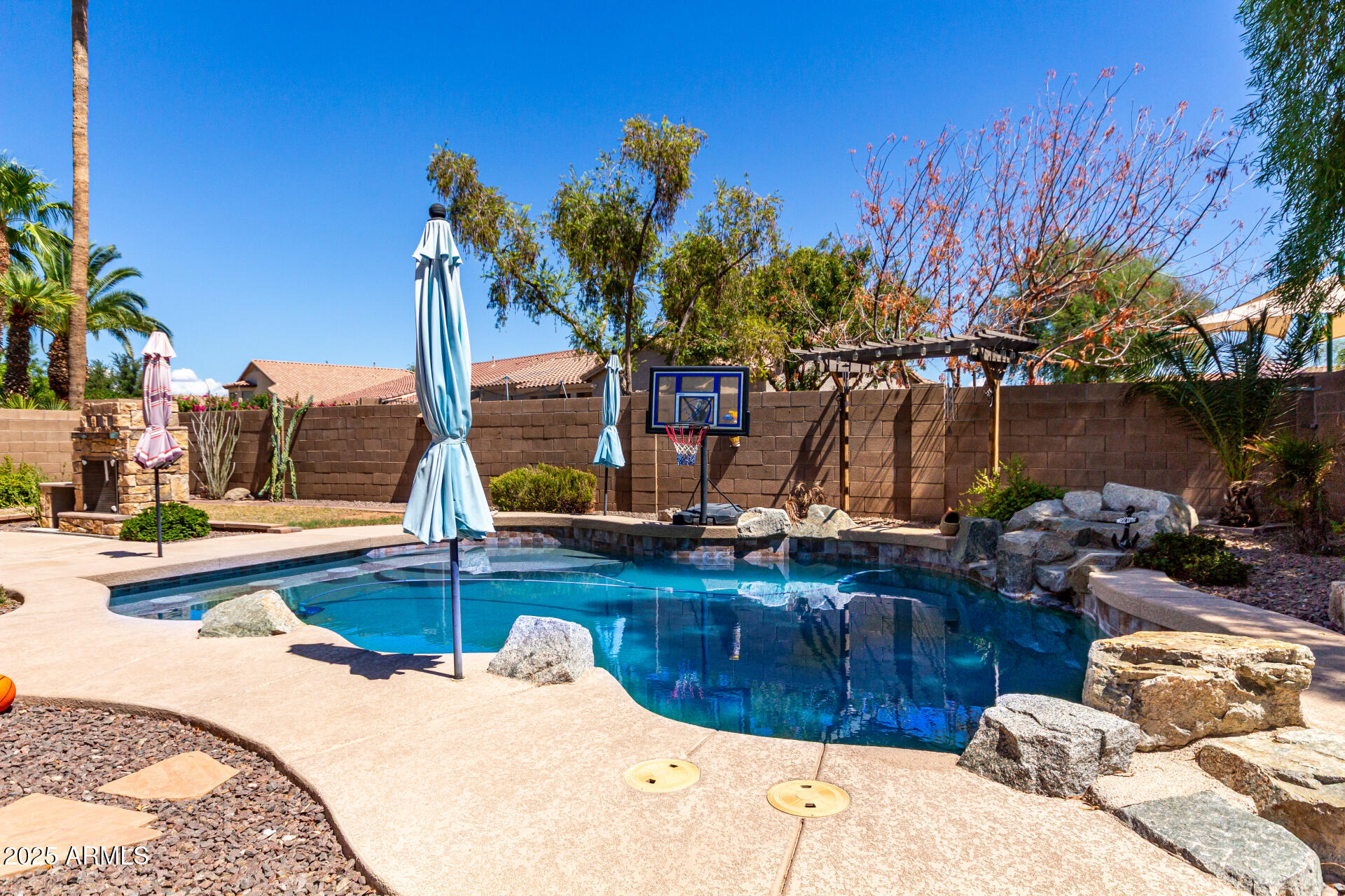 1421 S NIELSON Street