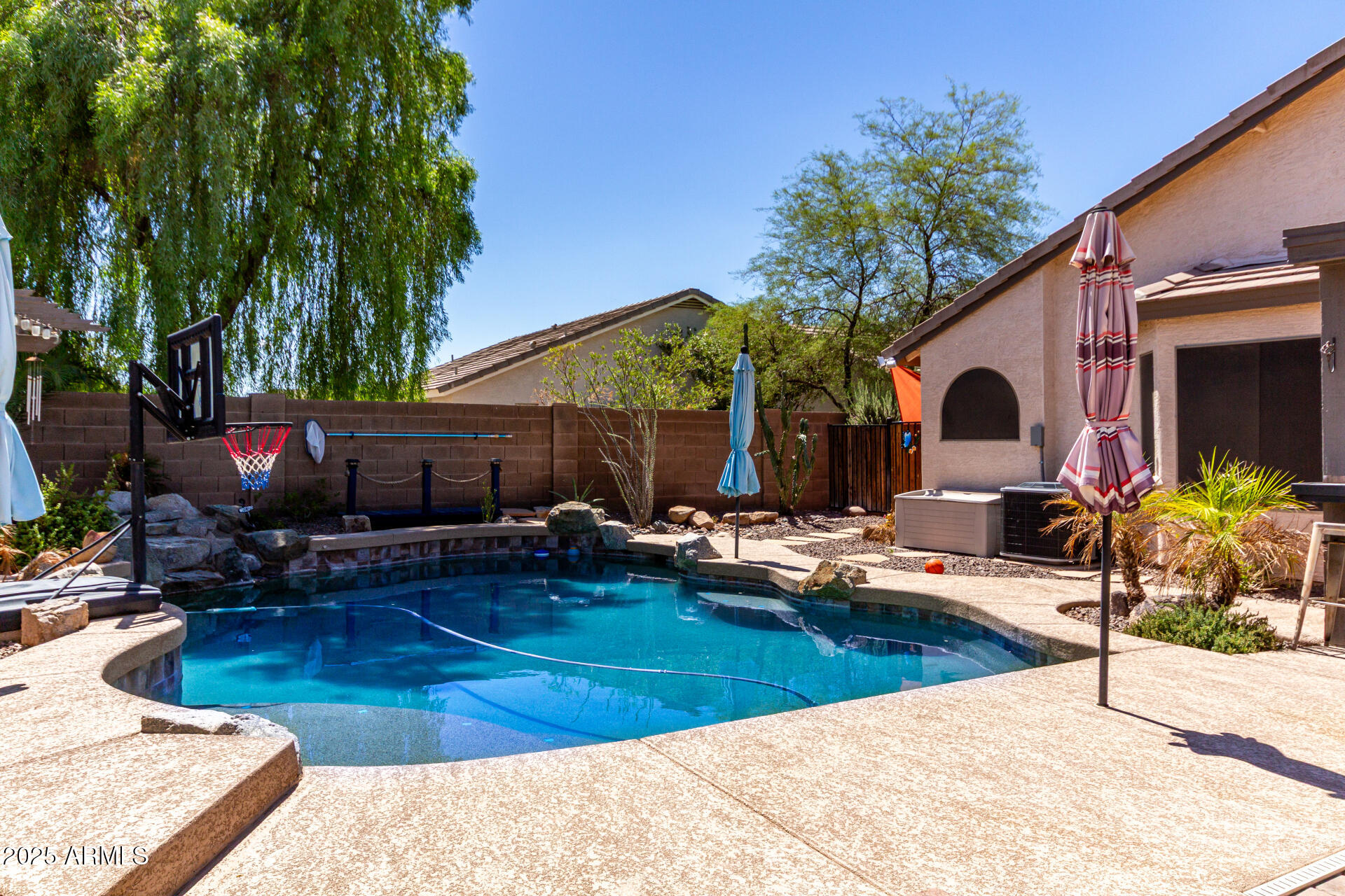 1421 S NIELSON Street