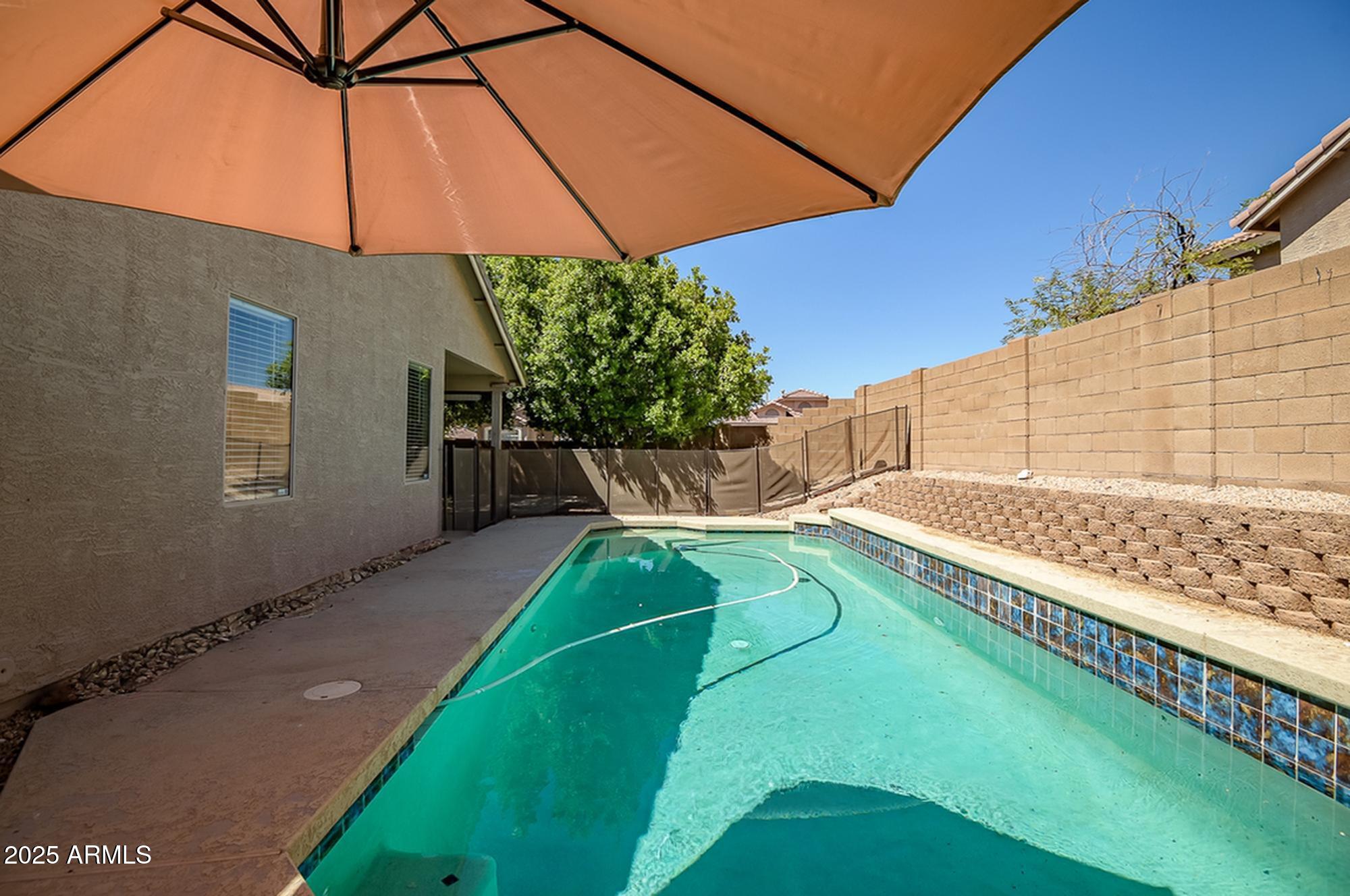 6426 W PRICKLY PEAR Trail