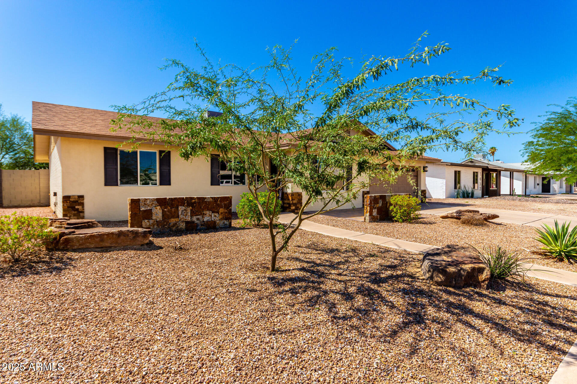 1659 E PALMCROFT Drive