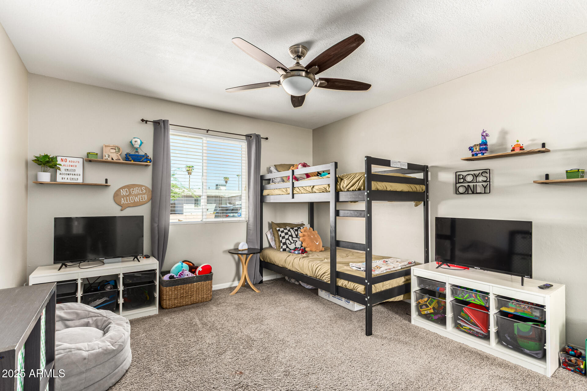 1659 E PALMCROFT Drive