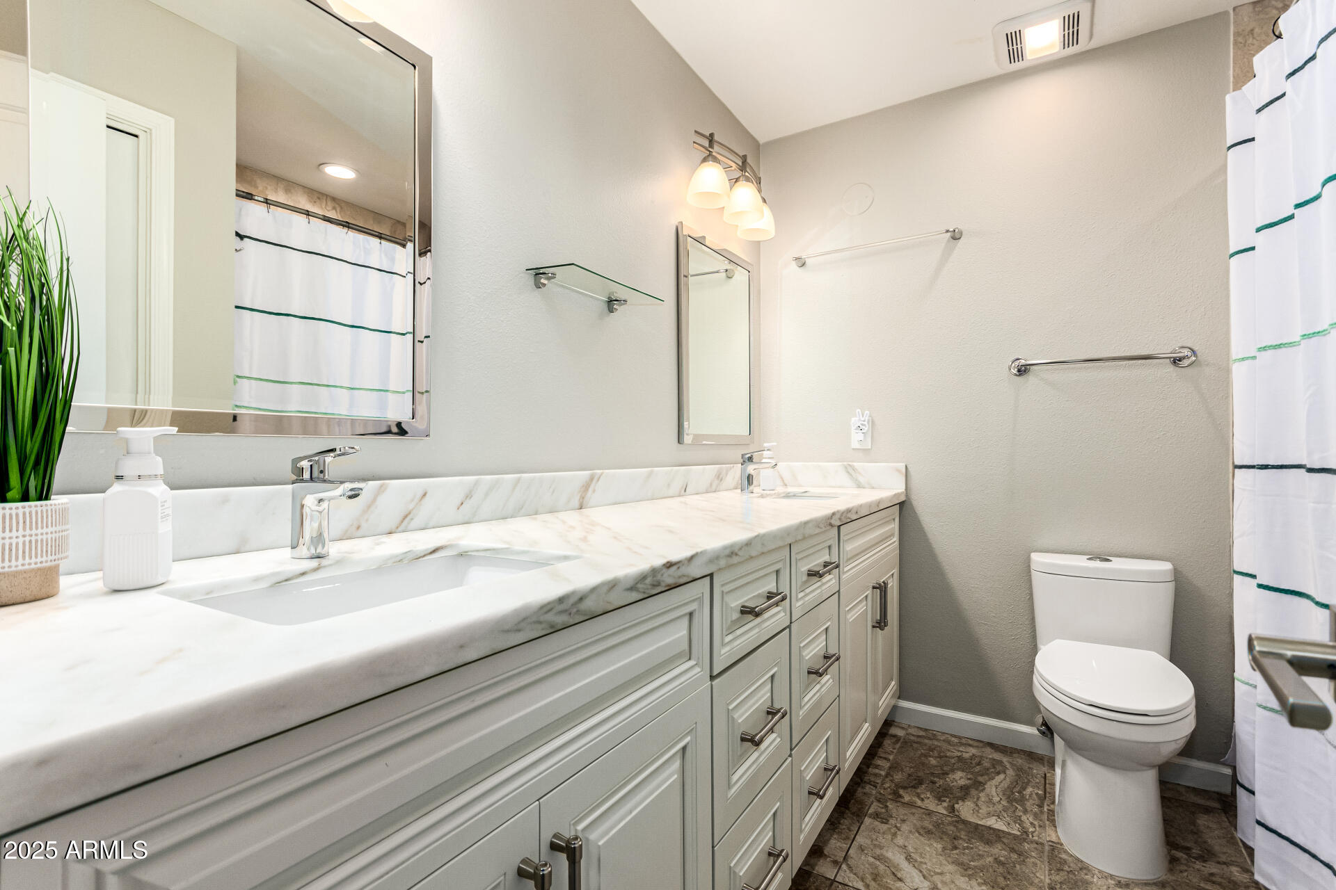 1659 E PALMCROFT Drive