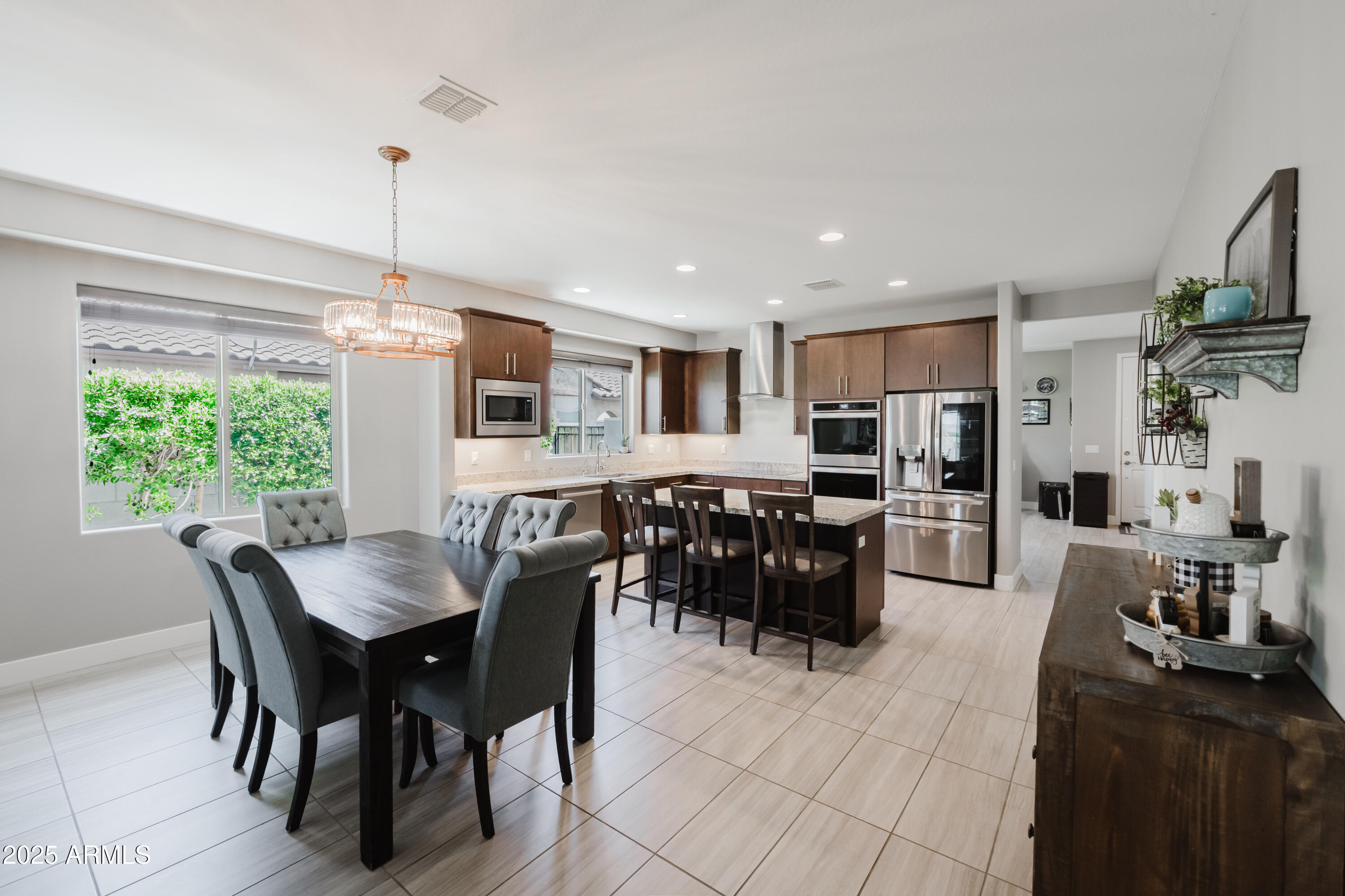 27700 N SILVERLEAF Road