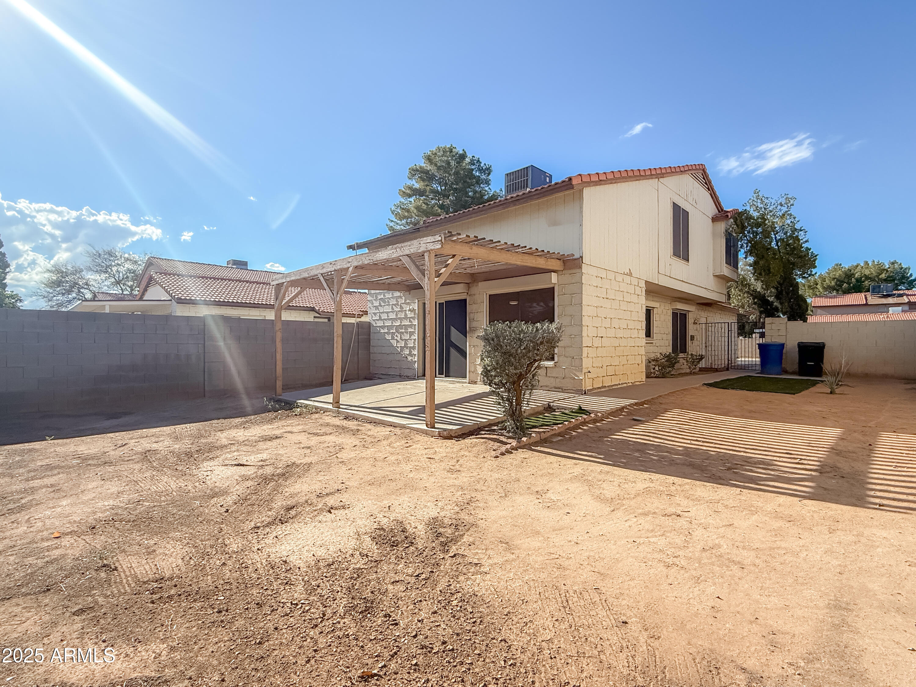 2663 W ESTRELLA Drive