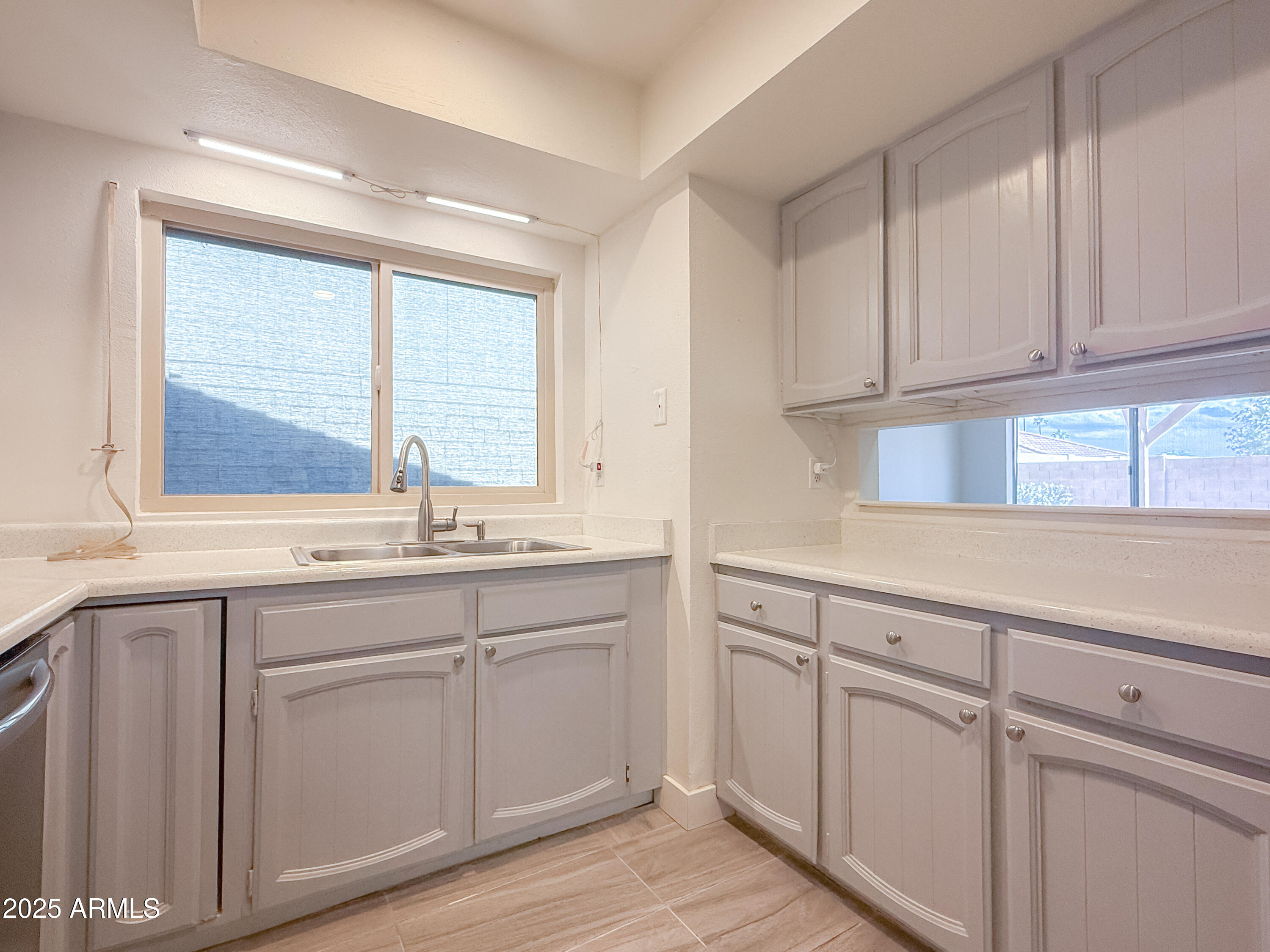 2663 W ESTRELLA Drive