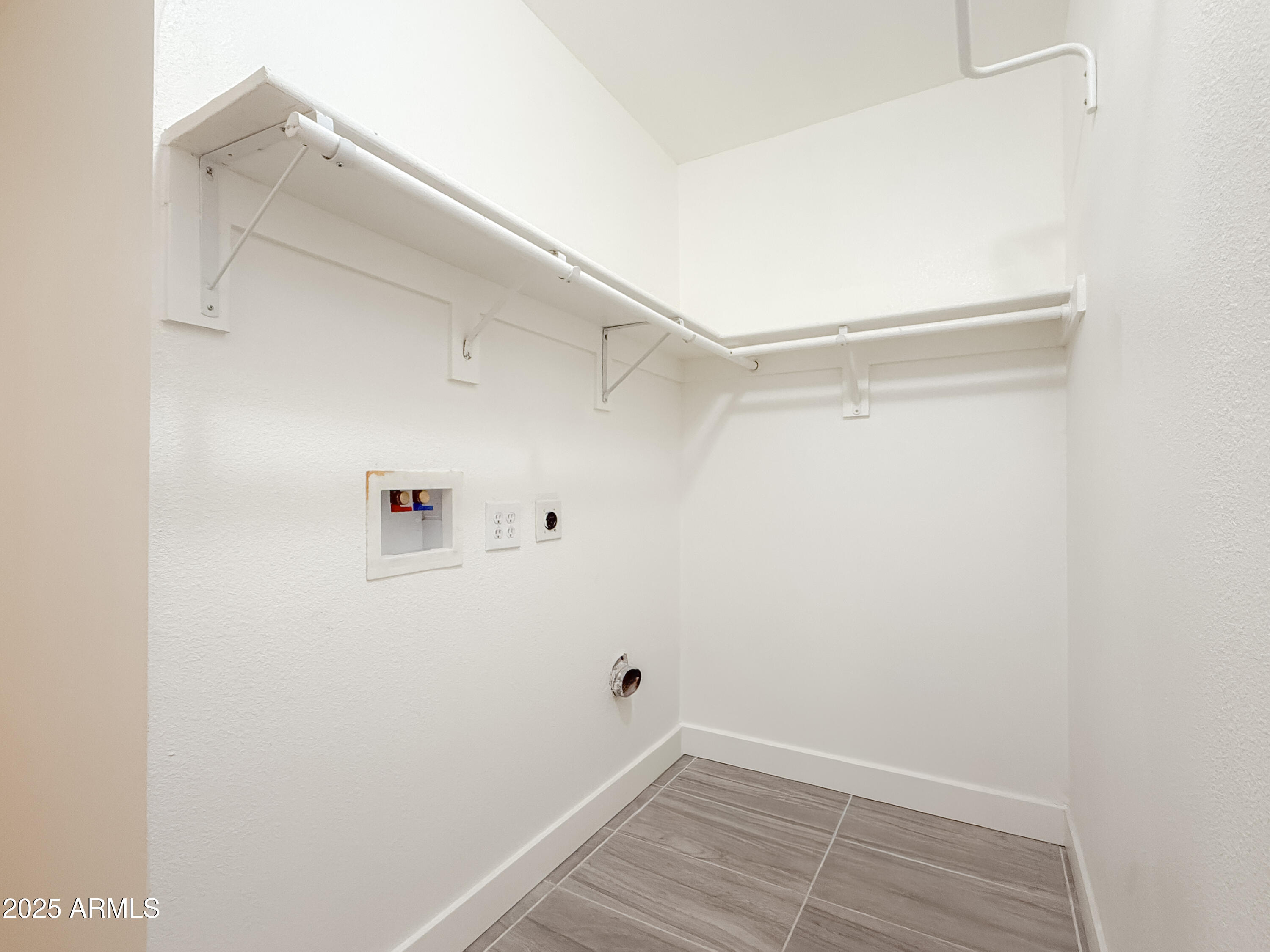 2663 W ESTRELLA Drive