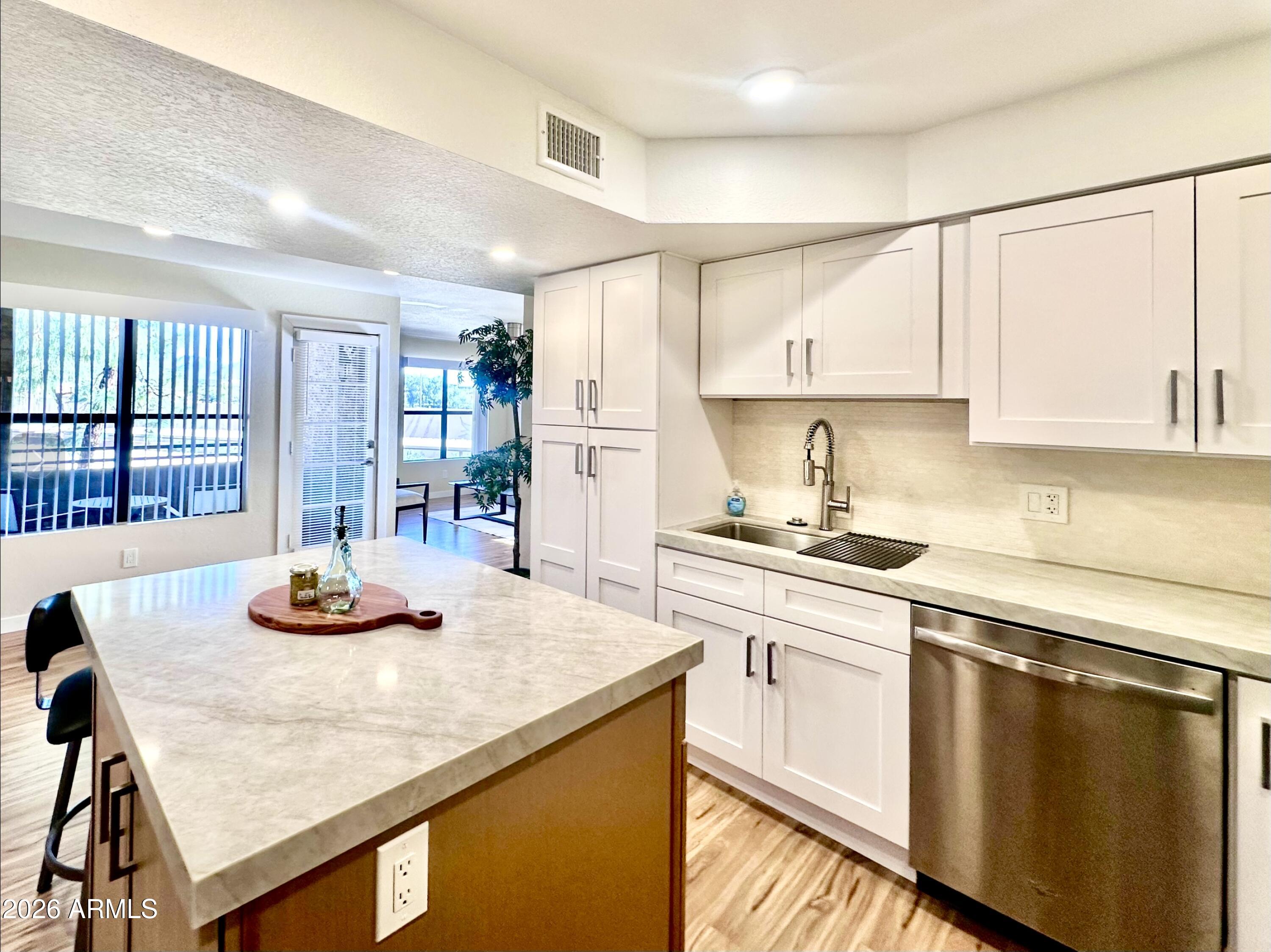 8787 E MOUNTAIN VIEW Road, 2101