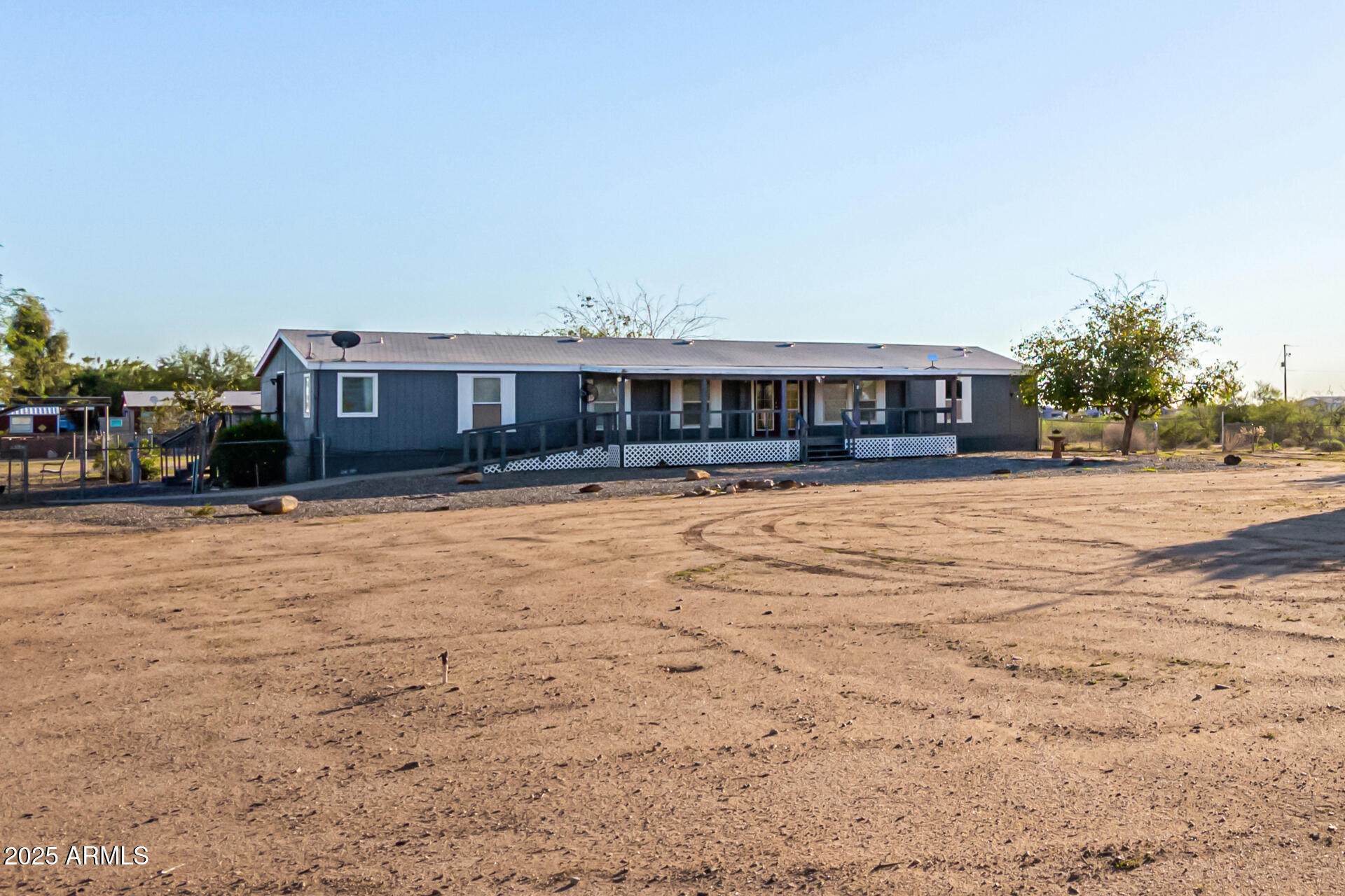 21137 W DOVE VALLEY Road, Wittmann