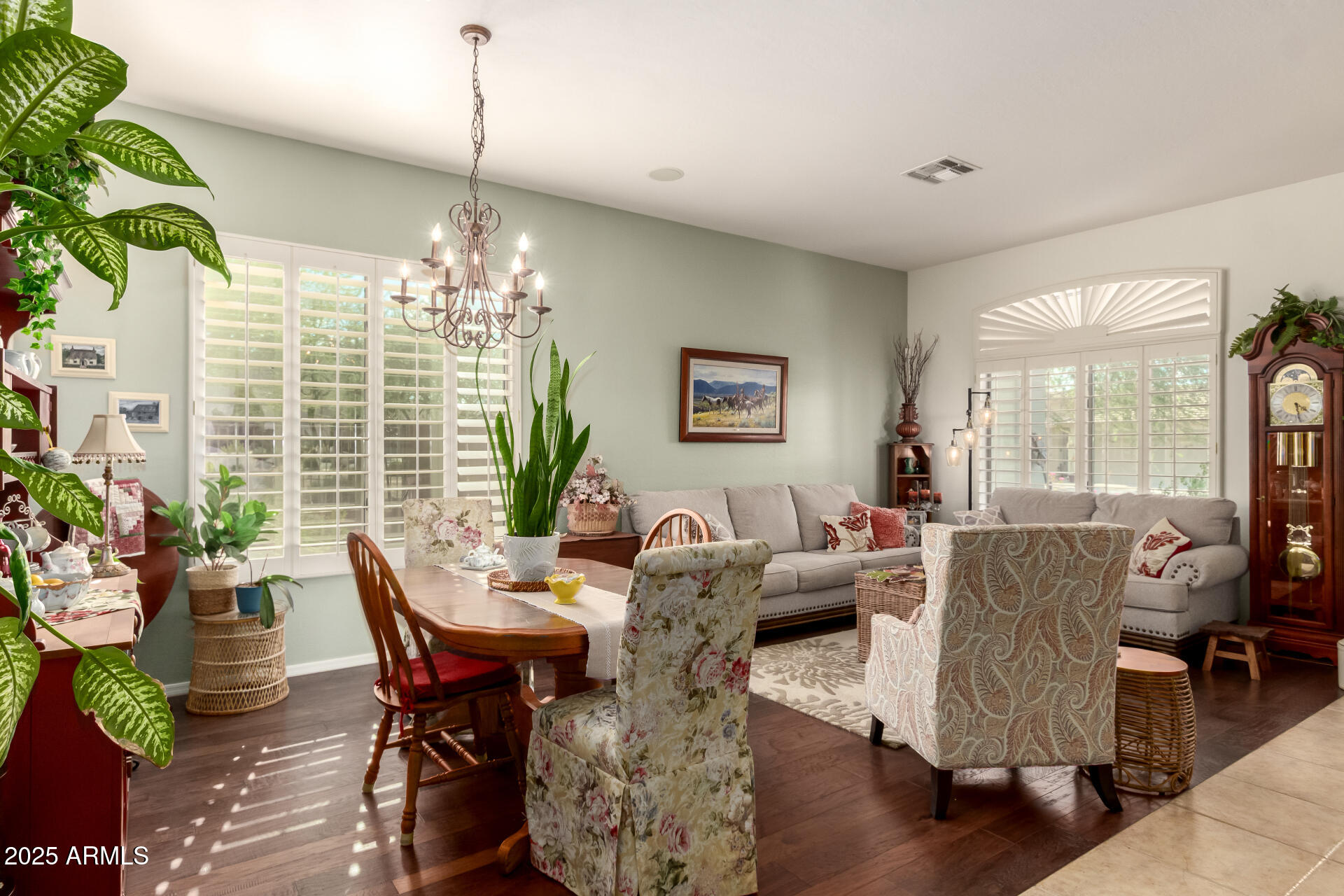 18535 W MCNEIL Street